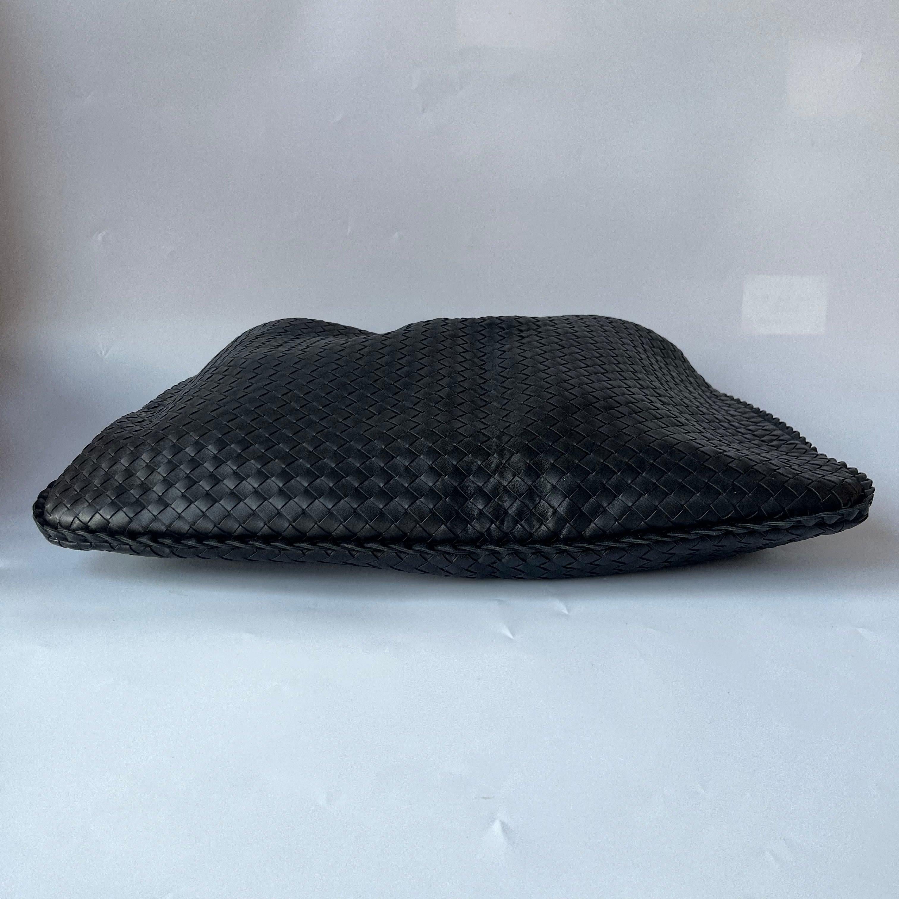 Women's Bottega Veneta Veneta Hobo Maxi Black Leather 51cm