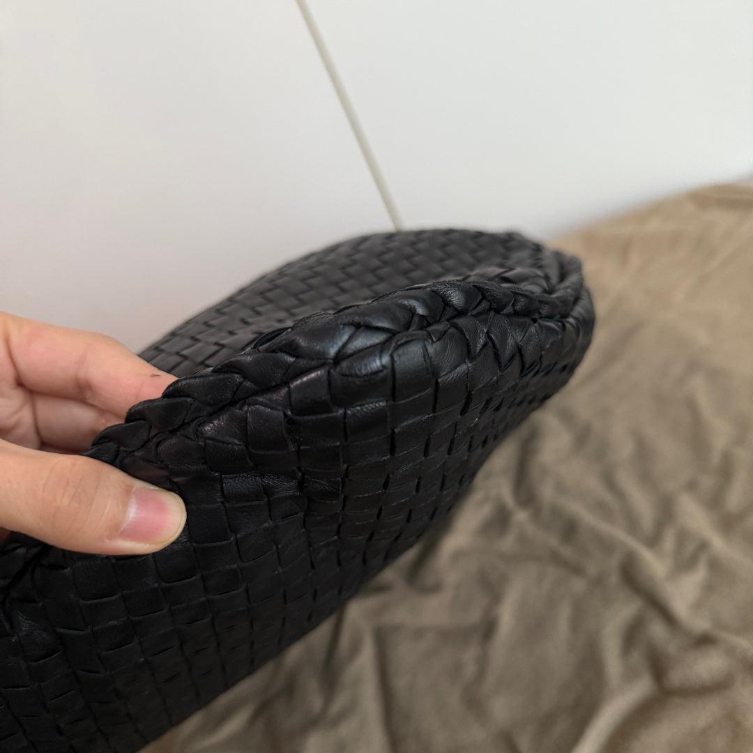 Women's Bottega Veneta Veneta Hobo Maxi Black Leather 51cm For Sale