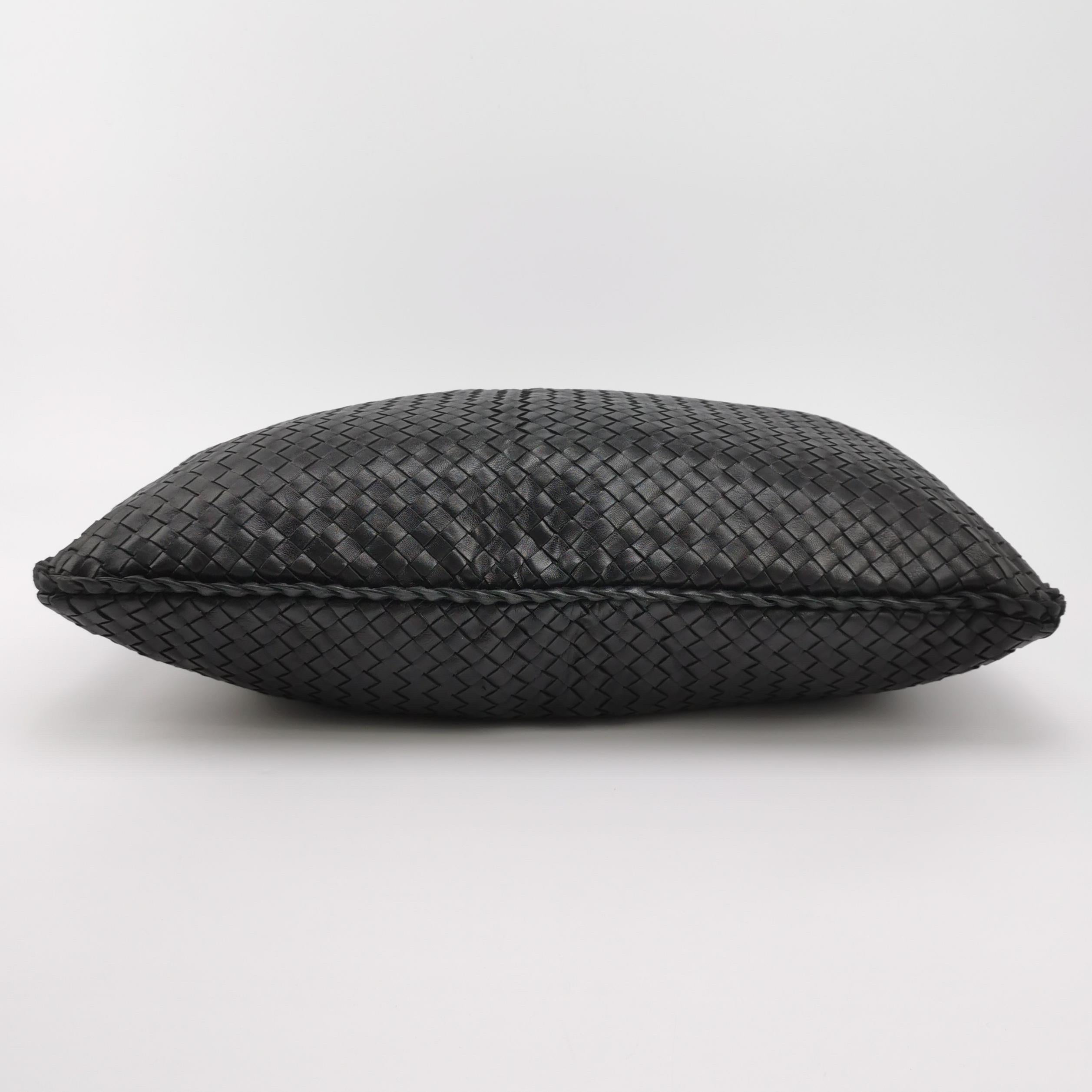 Bottega Veneta Hobo Maxi Cuir Noir 51cm en vente 1