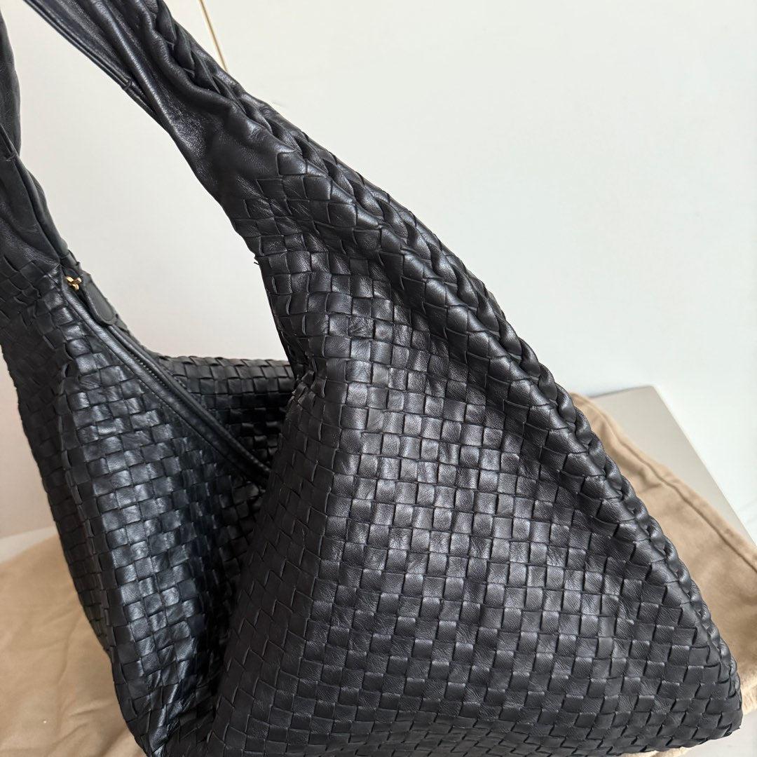 Bottega Veneta Veneta Hobo Maxi Black Leather 51cm For Sale 2