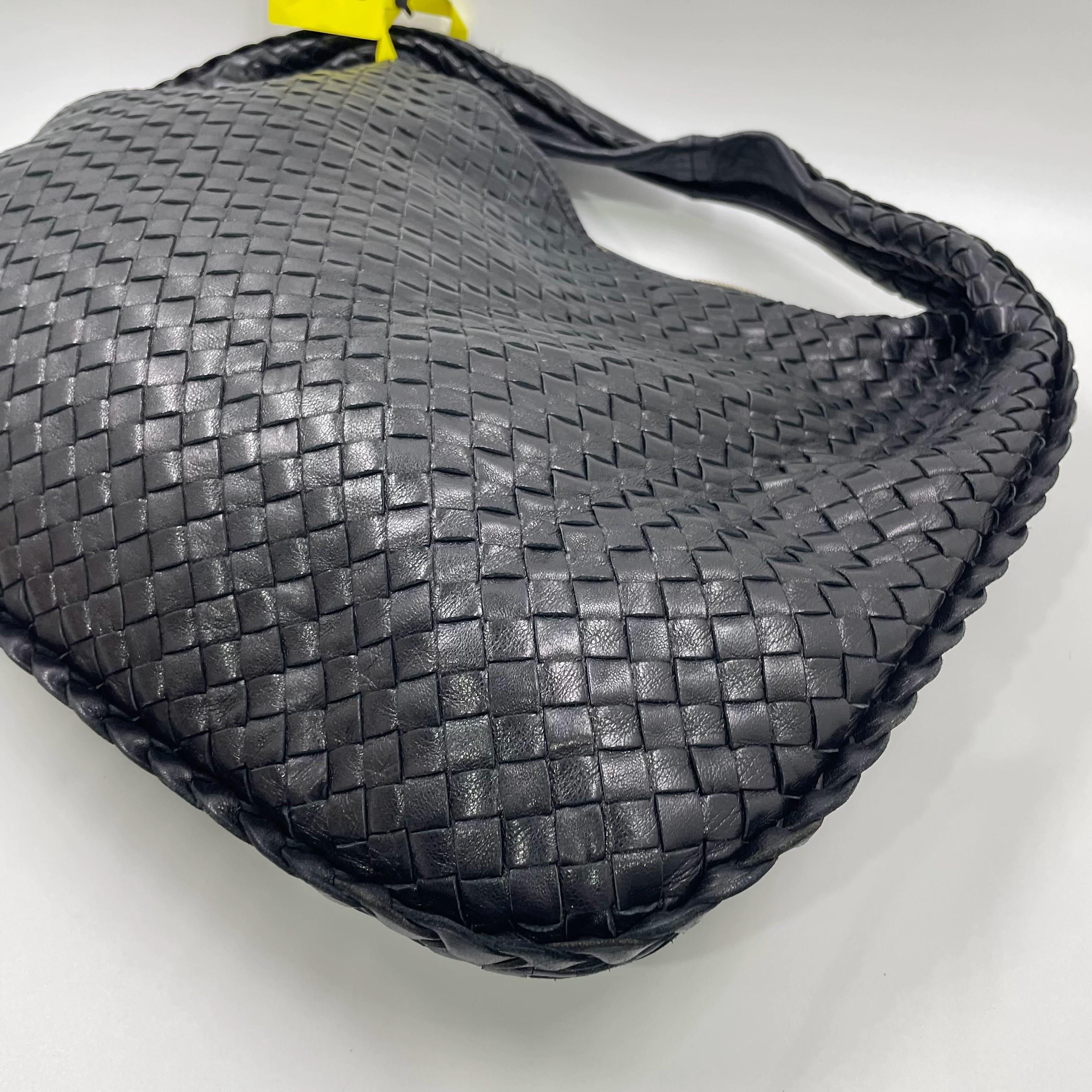 Bottega Veneta Hobo Maxi in pelle nera 51cm in vendita 2
