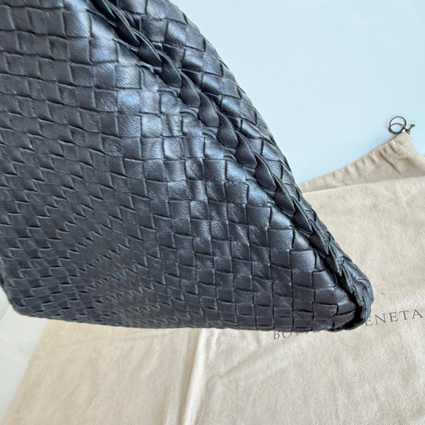 Bottega Veneta Veneta Hobo Maxi Schwarz Leder 51cm im Angebot 4