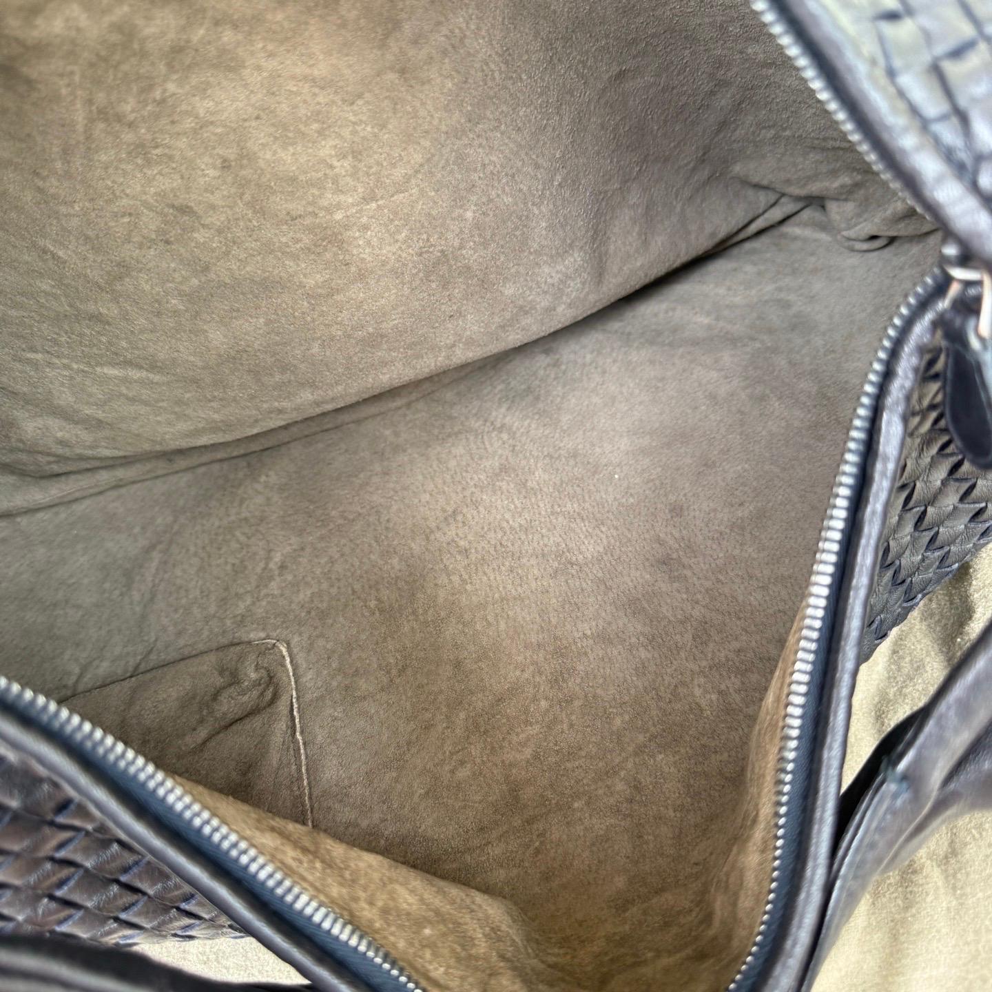 Bottega Veneta Hobo Maxi Noir Franges minuscules Cuir 51cm en vente 9