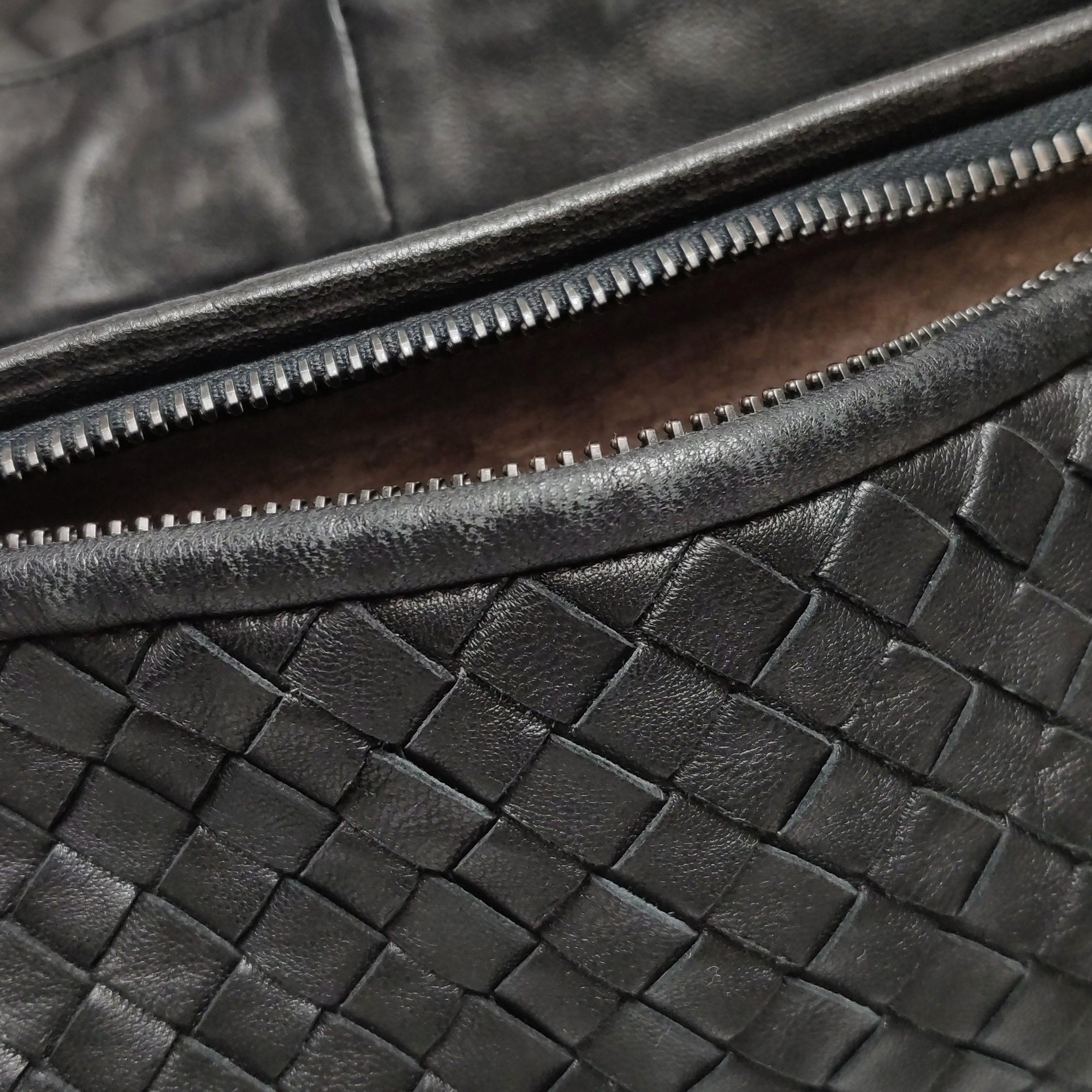 Bottega Veneta Veneta Hobo Maxi Black Tiny Fringes Leather 51cm in vendita 9