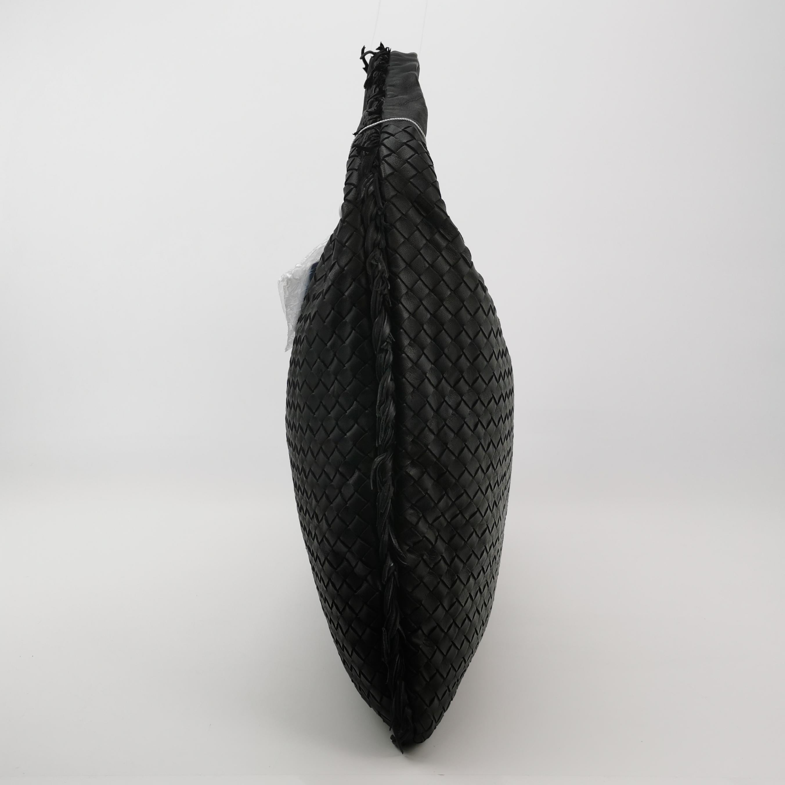Donna Bottega Veneta Veneta Hobo Maxi Black Tiny Fringes Leather 51cm in vendita