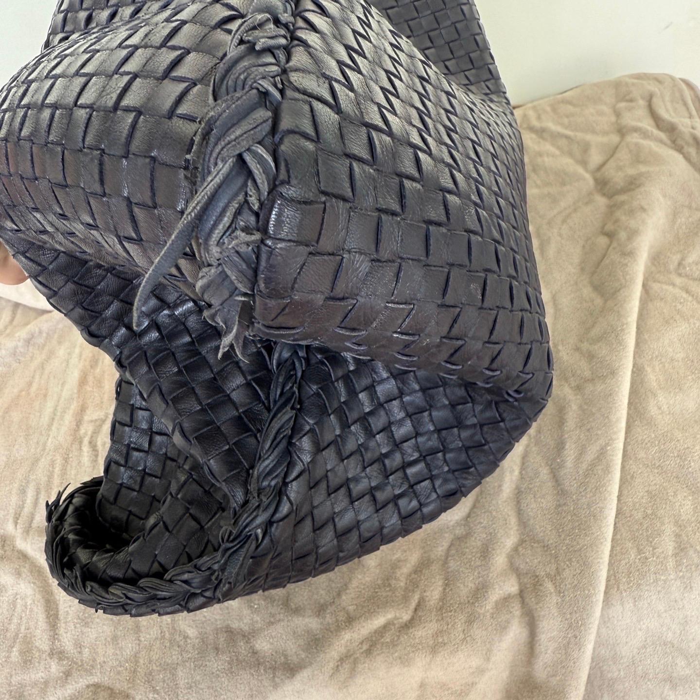 Bottega Veneta Hobo Maxi Noir Franges minuscules Cuir 51cm en vente 1
