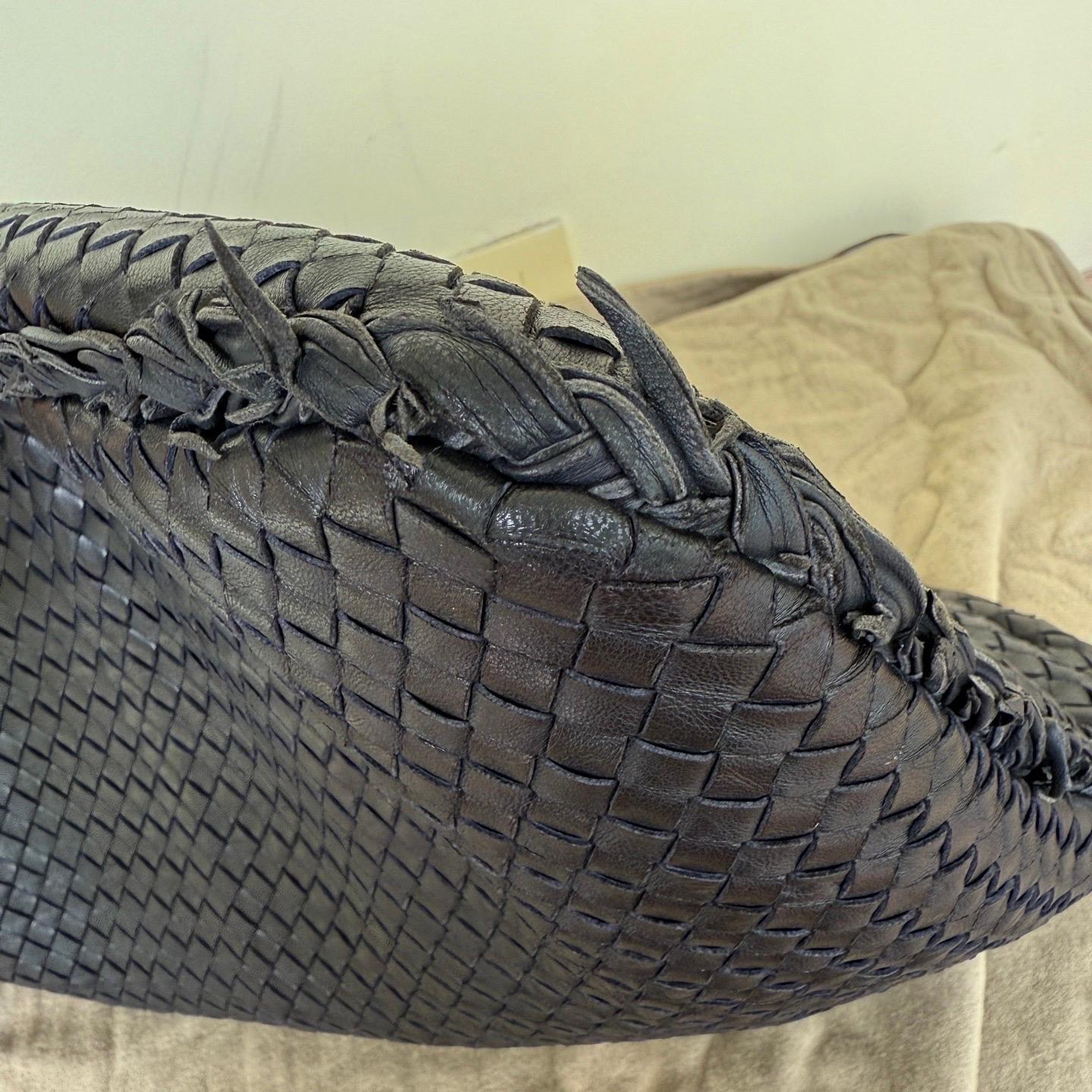 Bottega Veneta Hobo Maxi Noir Franges minuscules Cuir 51cm en vente 2