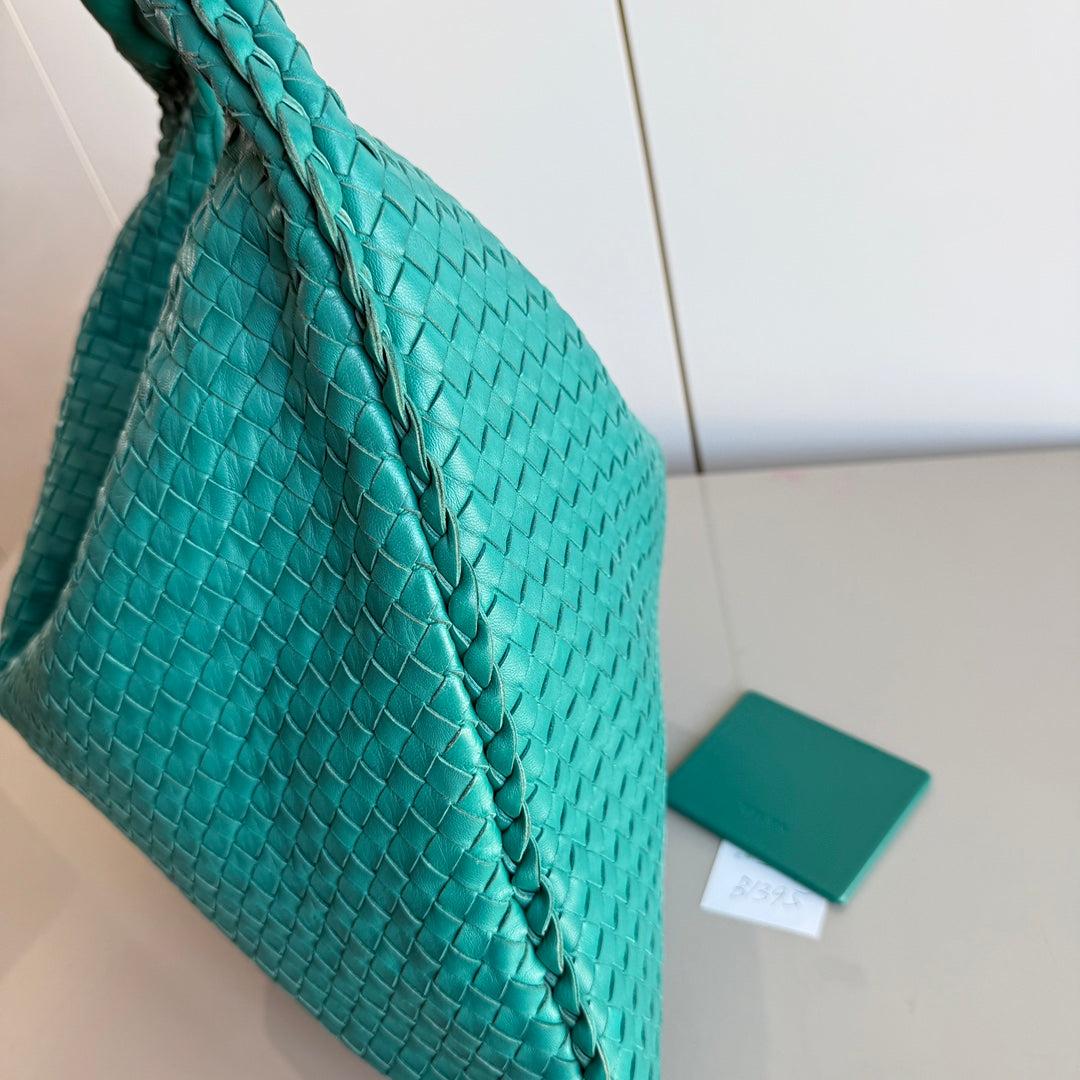 Verde Bottega Veneta Hobo Maxi Greene & Greene Intrecciato in pelle 51cm in vendita