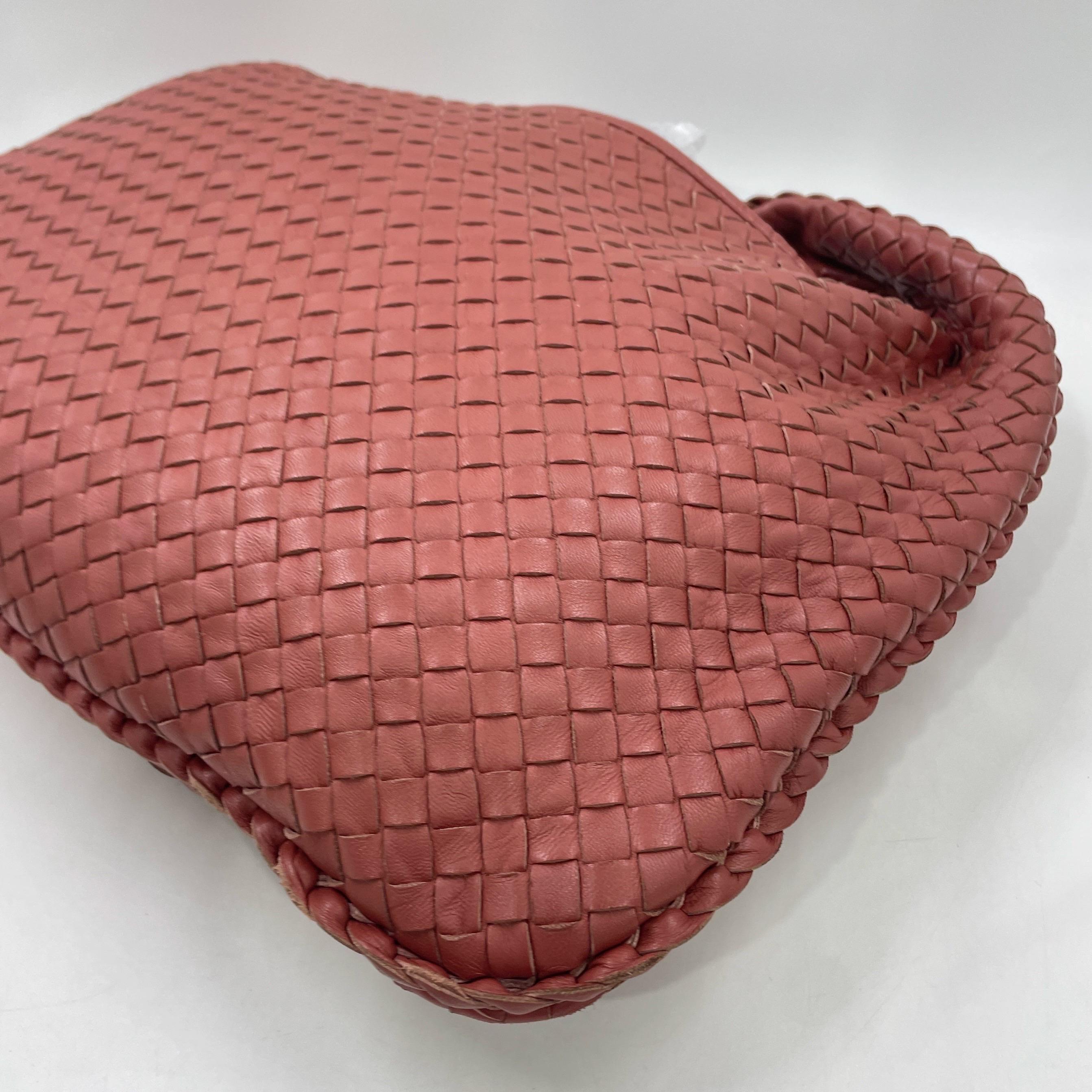 Bottega Veneta Hobo Medio Rosso Mattone Intrecciato in pelle 47cm in vendita 9