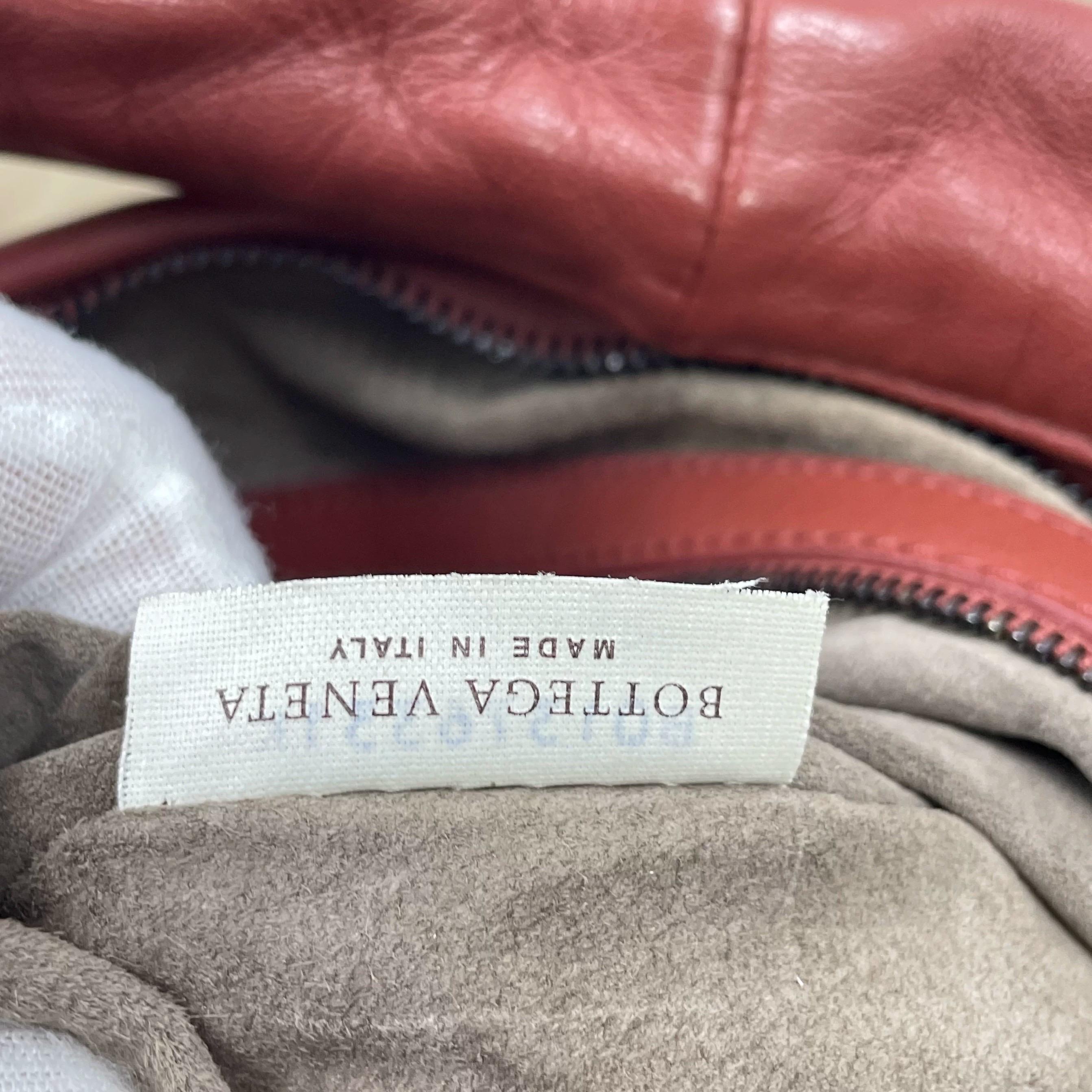Bottega Veneta Hobo Medio Rosso Mattone Intrecciato in pelle 47cm in vendita 12