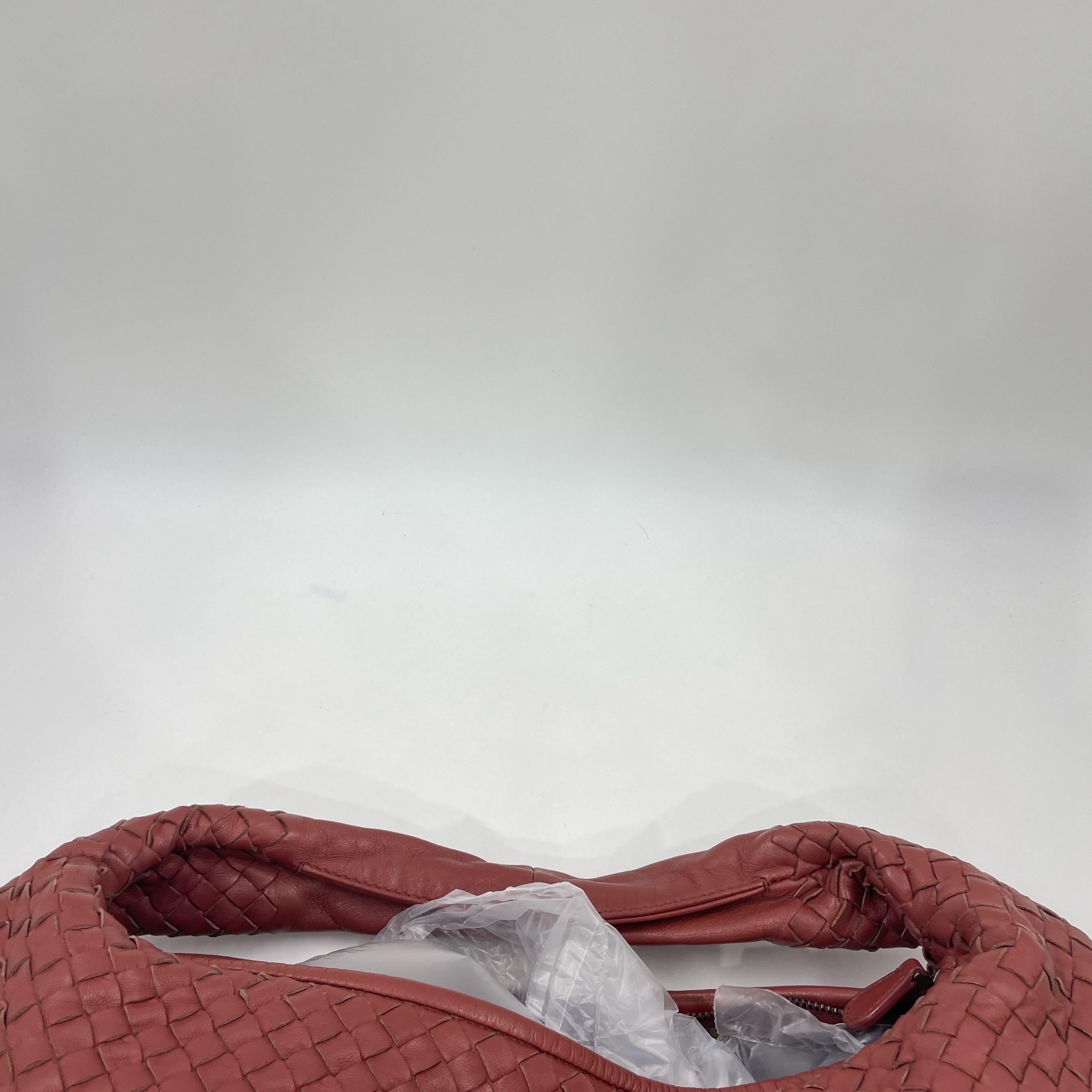 Bottega Veneta Hobo Medio Rosso Mattone Intrecciato in pelle 47cm in vendita 14