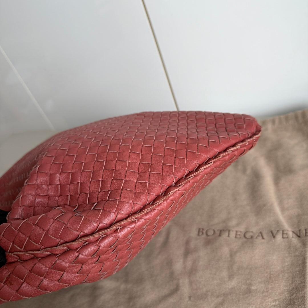 Women's Bottega Veneta Veneta Hobo Medium Brick Red Intrecciato Leather Bag 47cm