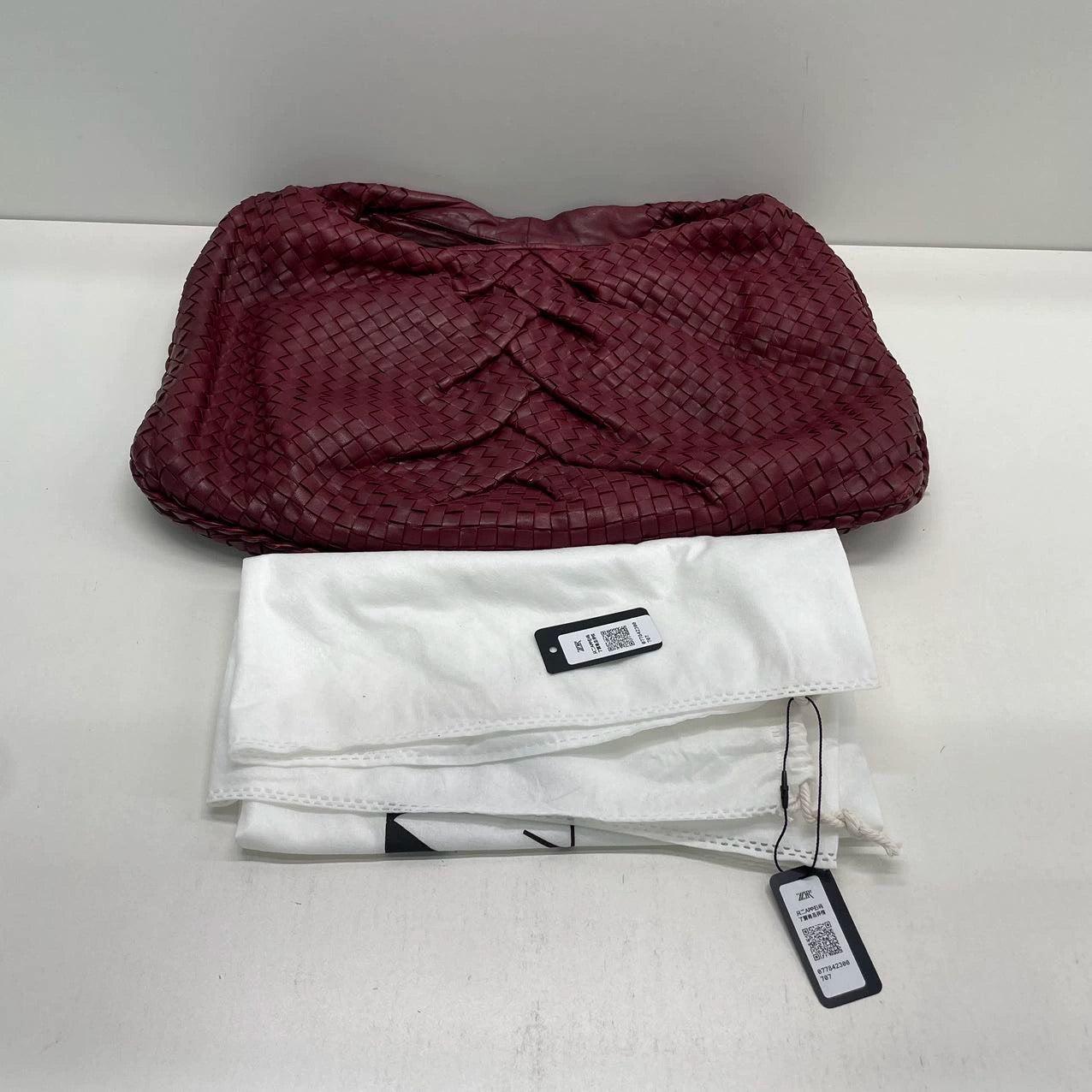 Bottega Veneta Hobo - Cuir d'agneau bordeaux moyen de 50 cm en vente 6