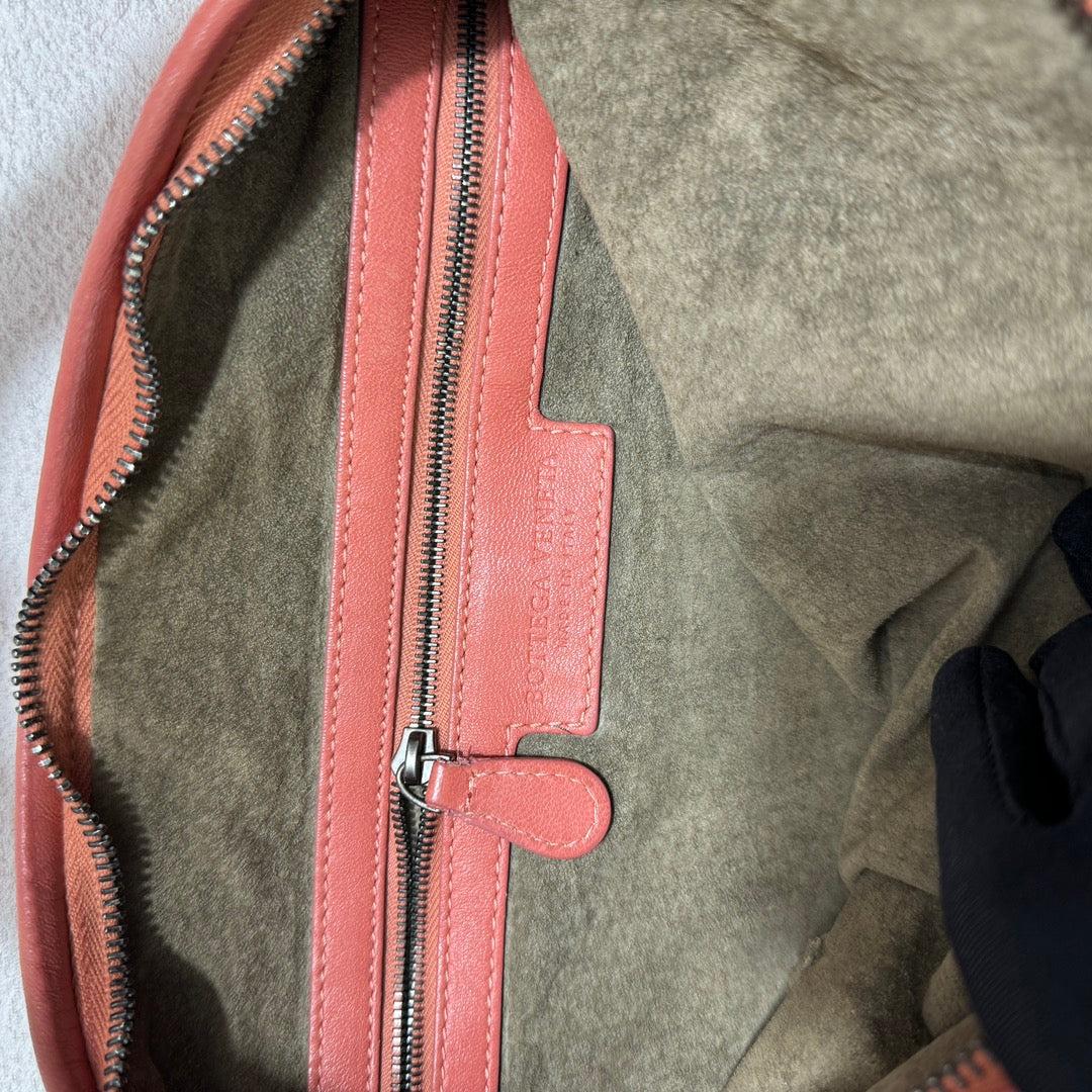 Bottega Veneta Veneta Hobo Medium Coral Intrecciato Leather Bag 47cm 7