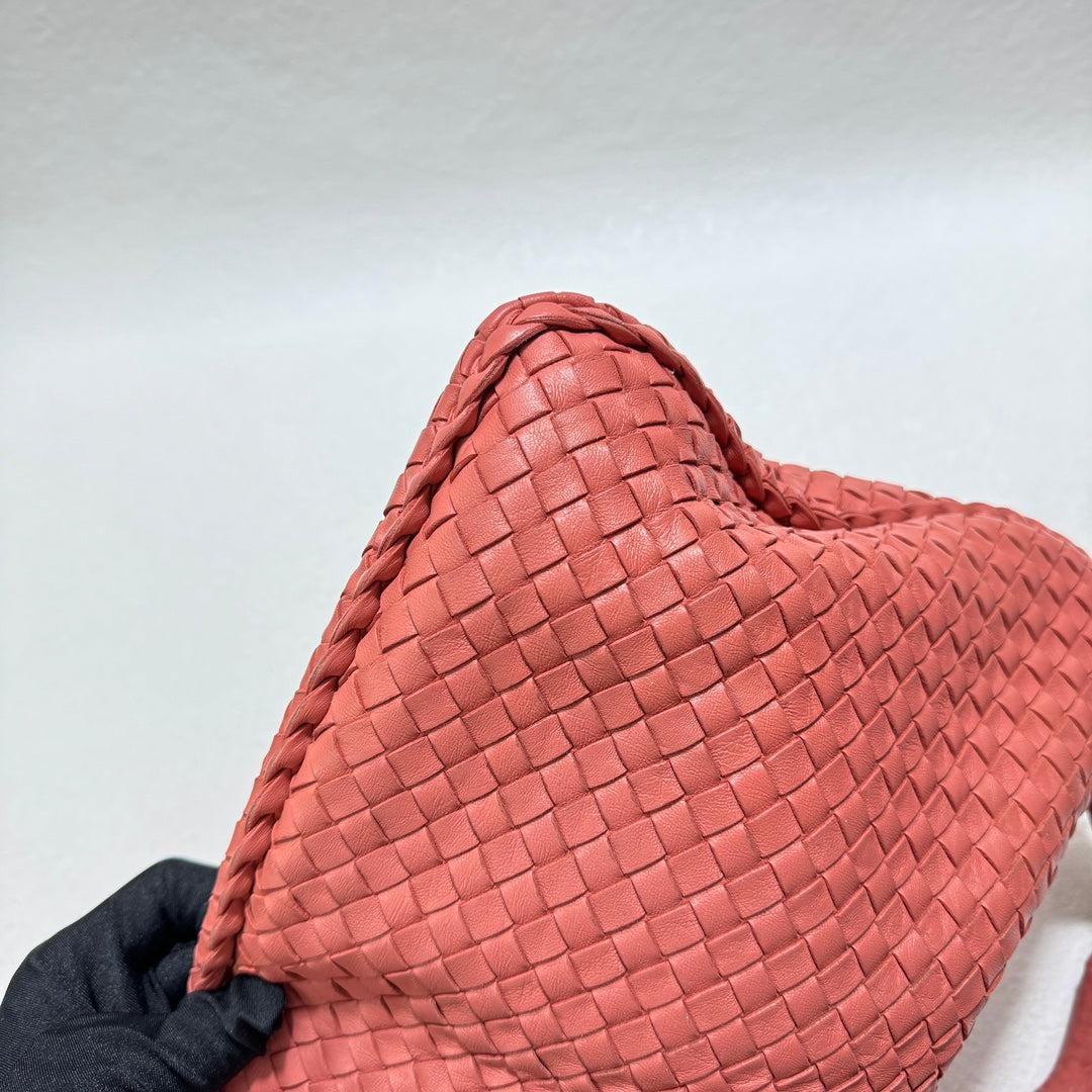 Bottega Veneta Veneta Hobo Medium Coral Intrecciato Leather Bag 47cm 1