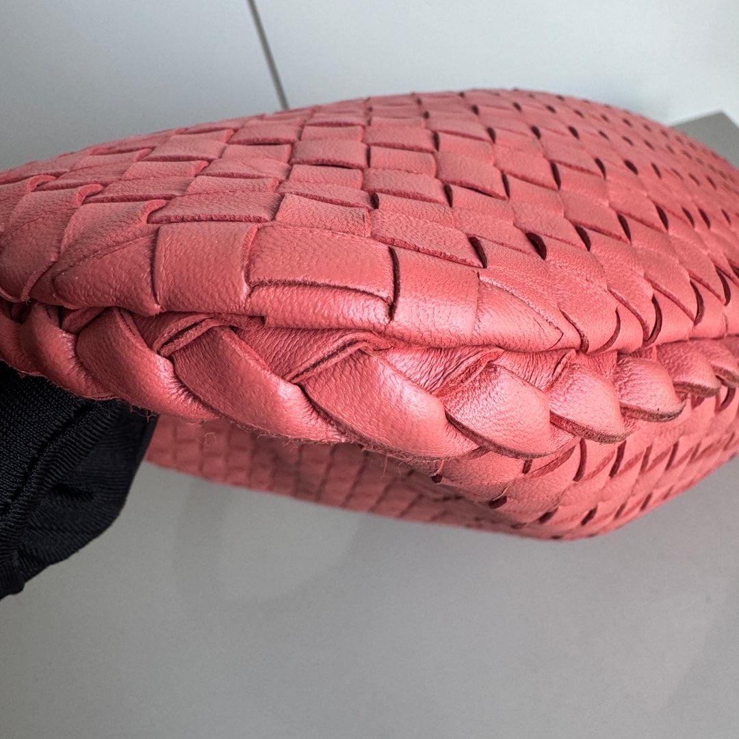 Sac hobo moyen en cuir Intrecciato corail de Bottega Veneta, 47 cm 3