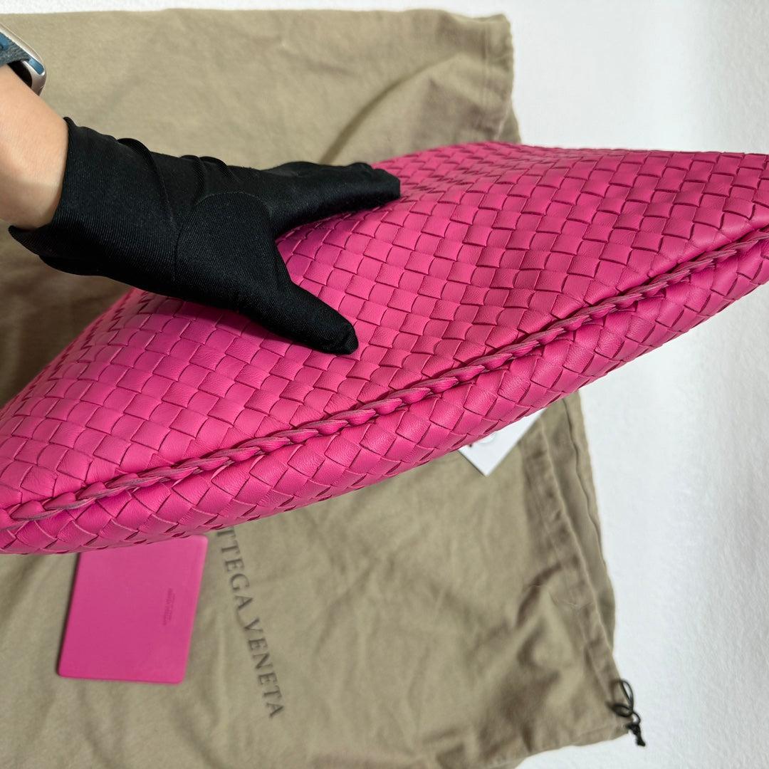 Bottega Veneta Veneta Hobo Medium Fuchsia Pink Intrecciato Leather Bag 47cm 5