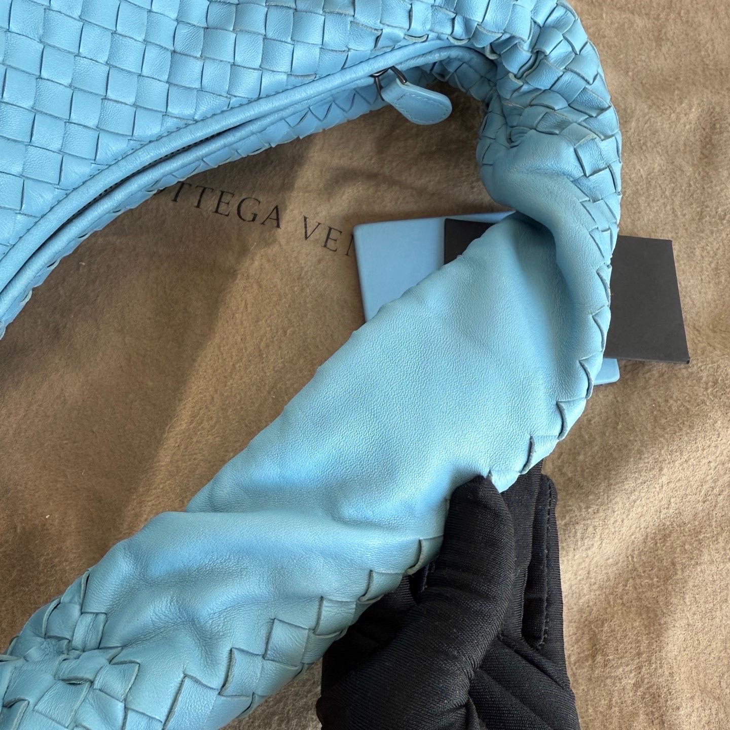 Bottega Veneta Hobo Medium Large Baby Blau Intrecciato Ledertasche 47cm im Angebot 4