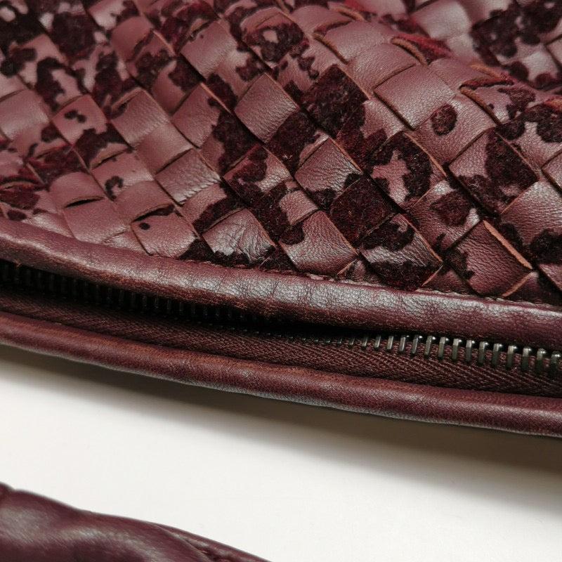 Bottega Veneta Veneta Hobo Mediano Piel y Terciopelo Borgoña Vino 40cm en venta 5