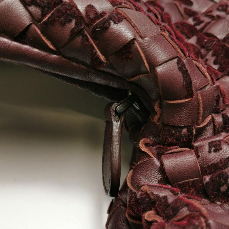 Bottega Veneta Veneta Hobo Mediano Piel y Terciopelo Borgoña Vino 40cm en venta 8