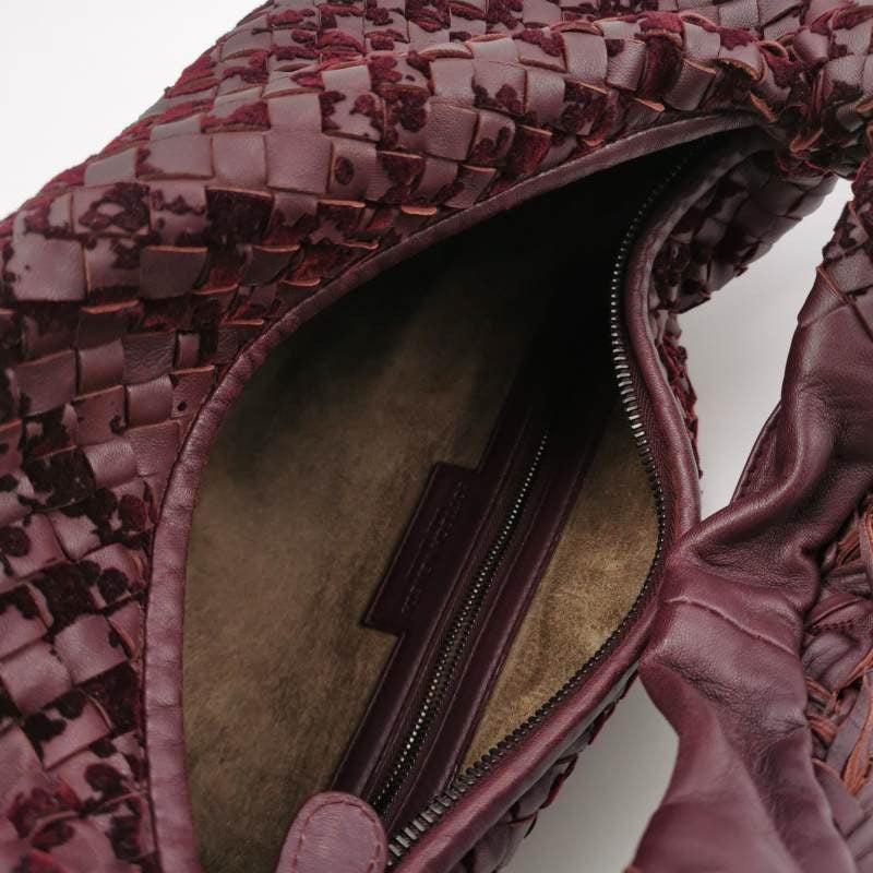 Bottega Veneta Veneta Hobo Mediano Piel y Terciopelo Borgoña Vino 40cm en venta 1