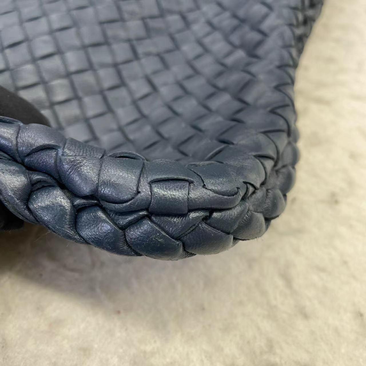 Bottega Veneta Veneta Hobo Medium Navy Intrecciato Leather Bag 9