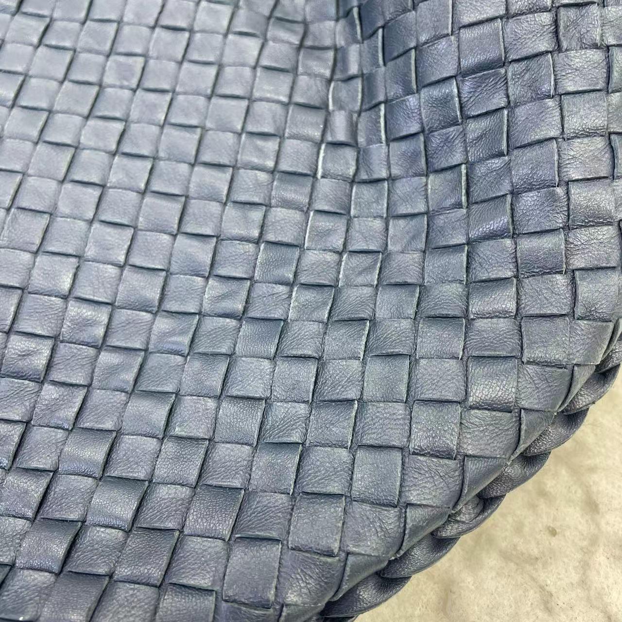 Bottega Veneta Veneta Hobo Medium Navy Intrecciato Leather Bag 14