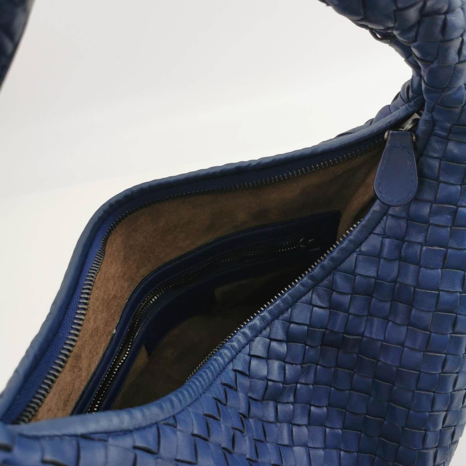 Bottega Veneta Veneta Hobo Medium Navy Intrecciato Leather Bag 1