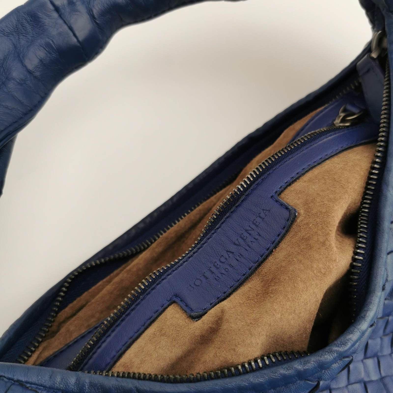 Bottega Veneta Veneta Hobo Medium Navy Intrecciato Leather Bag 2
