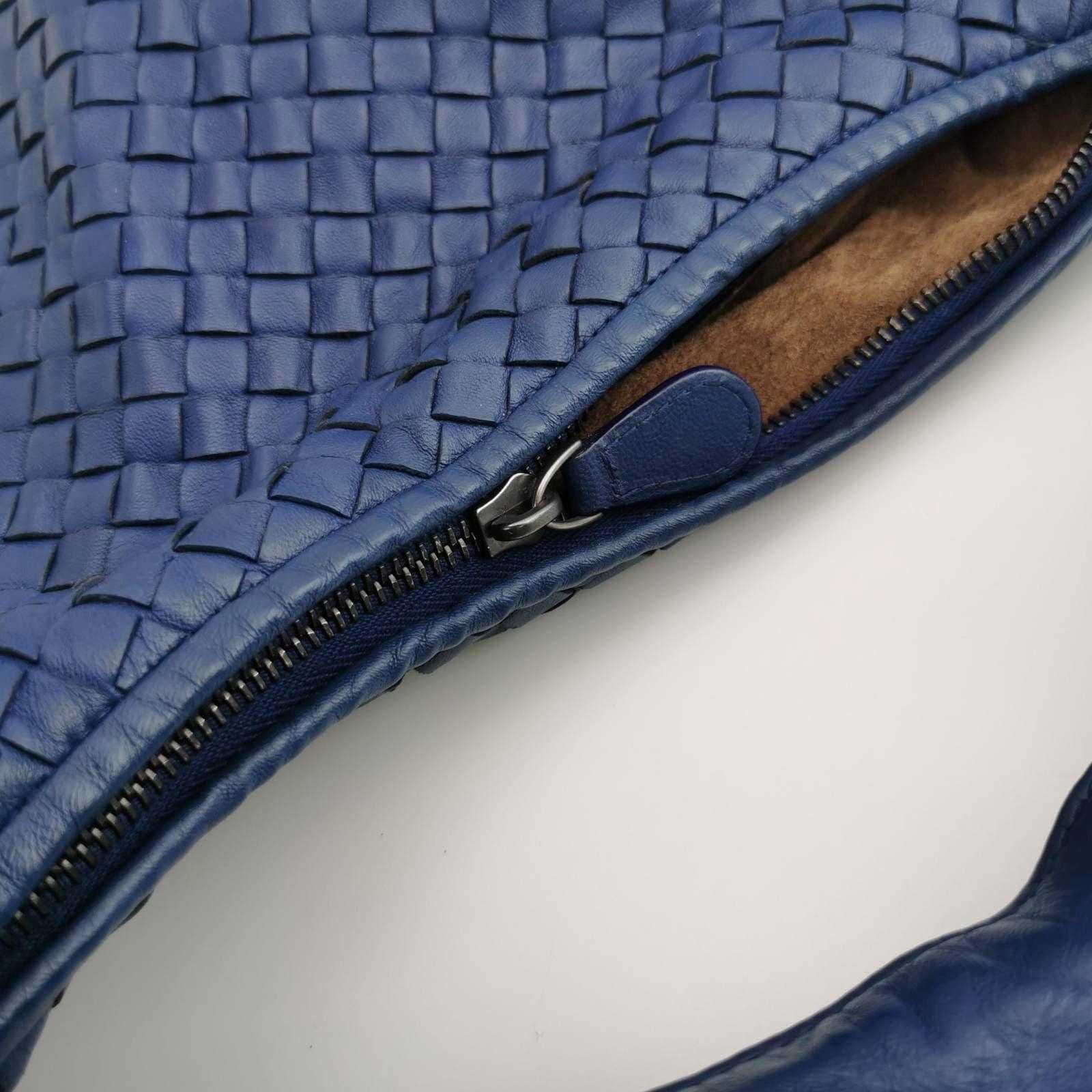 Bottega Veneta Veneta Hobo Medium Navy Intrecciato Leather Bag 3