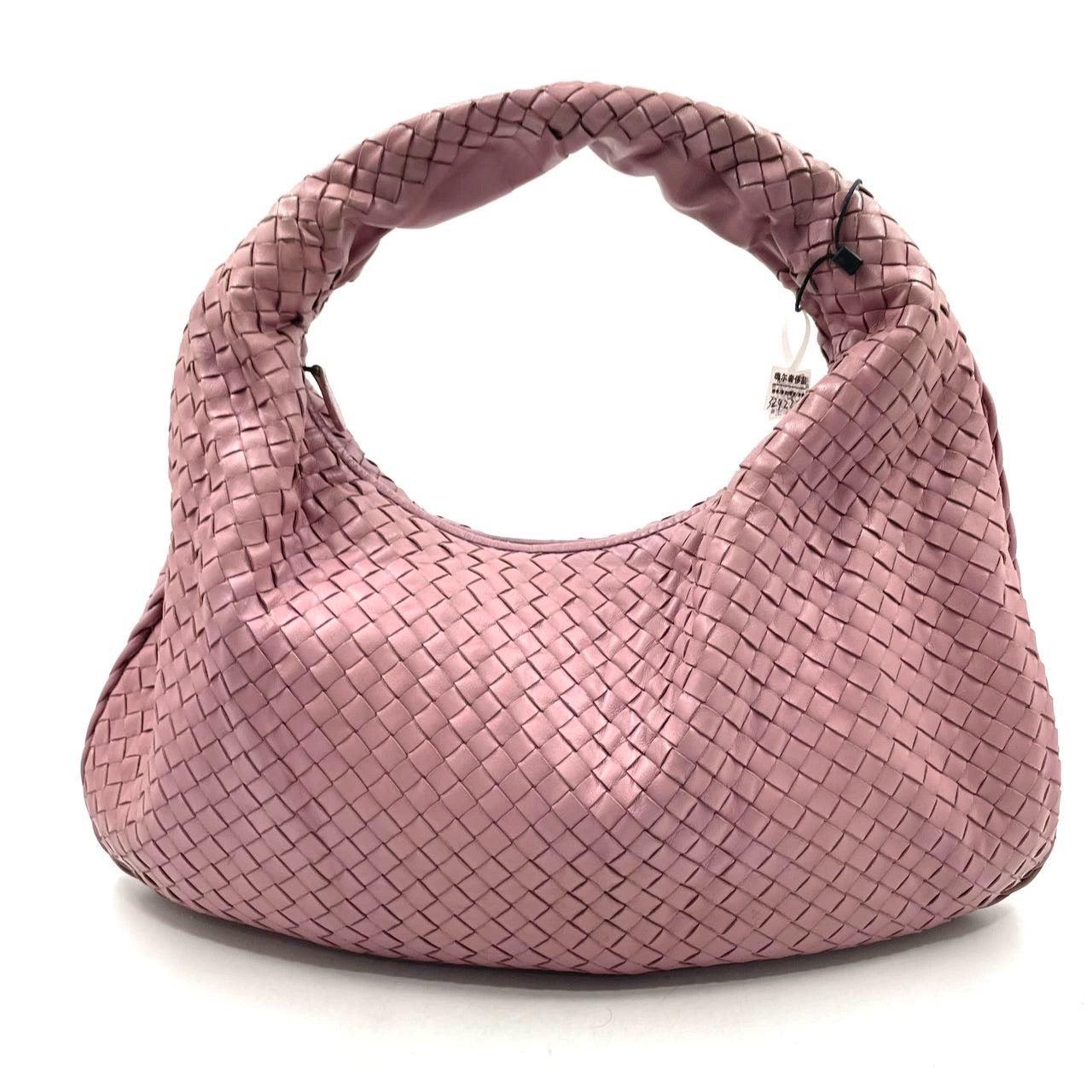 Bottega Veneta Veneta Hobo Bolso mediano de piel Intrecciato rosa 40cm en Excelente estado para la venta en AUBERVILLIERS, FR