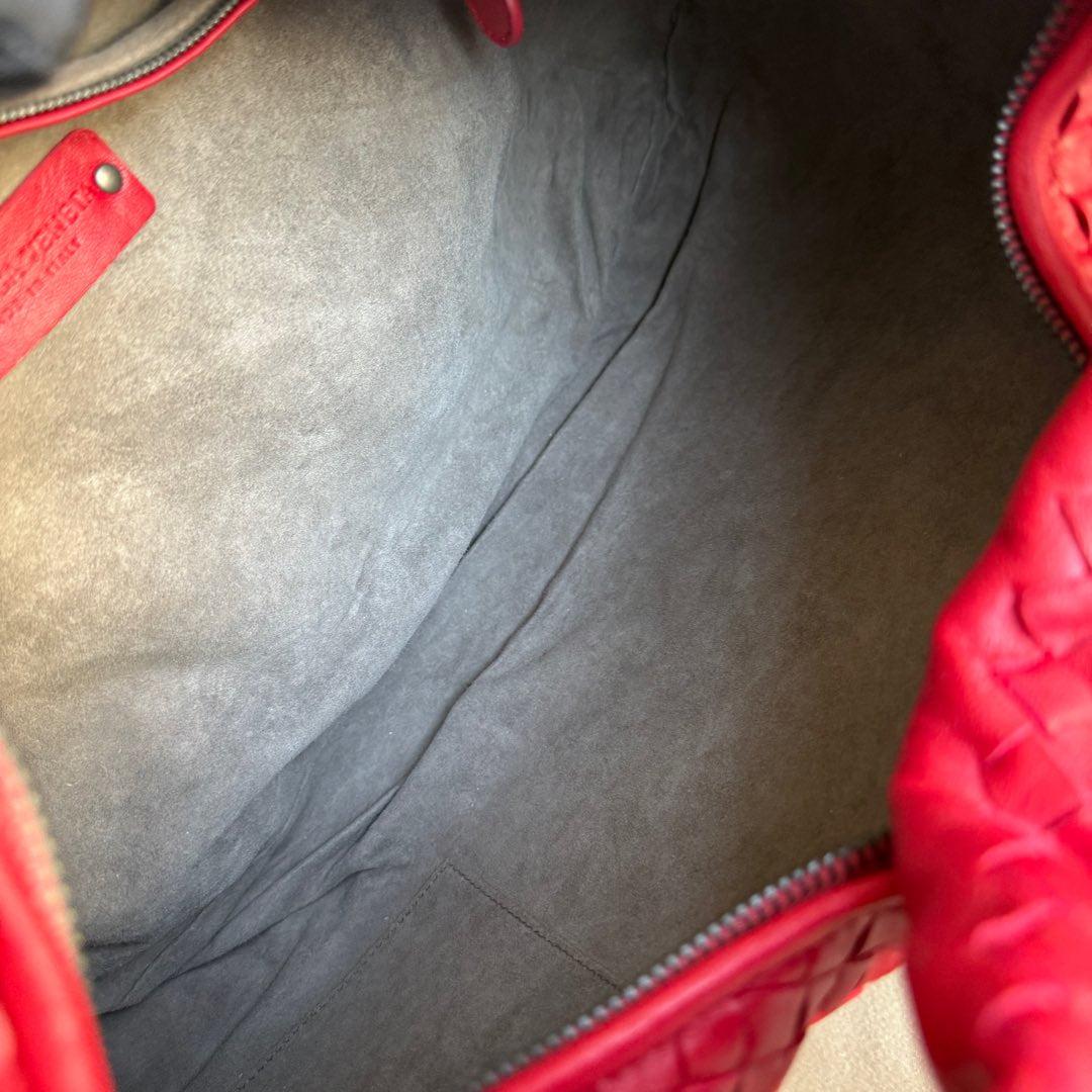 Bottega Veneta Veneta Hobo Medium Red Intrecciato Leather Bag 47cm 10