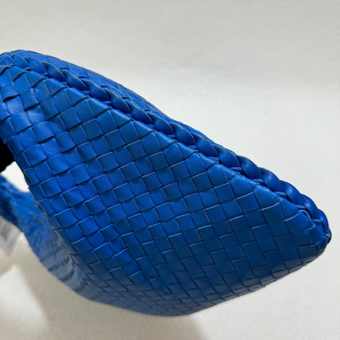 Sac hobo moyen en cuir Intrecciato bleu royal de Bottega Veneta, 40 cm Pour femmes en vente