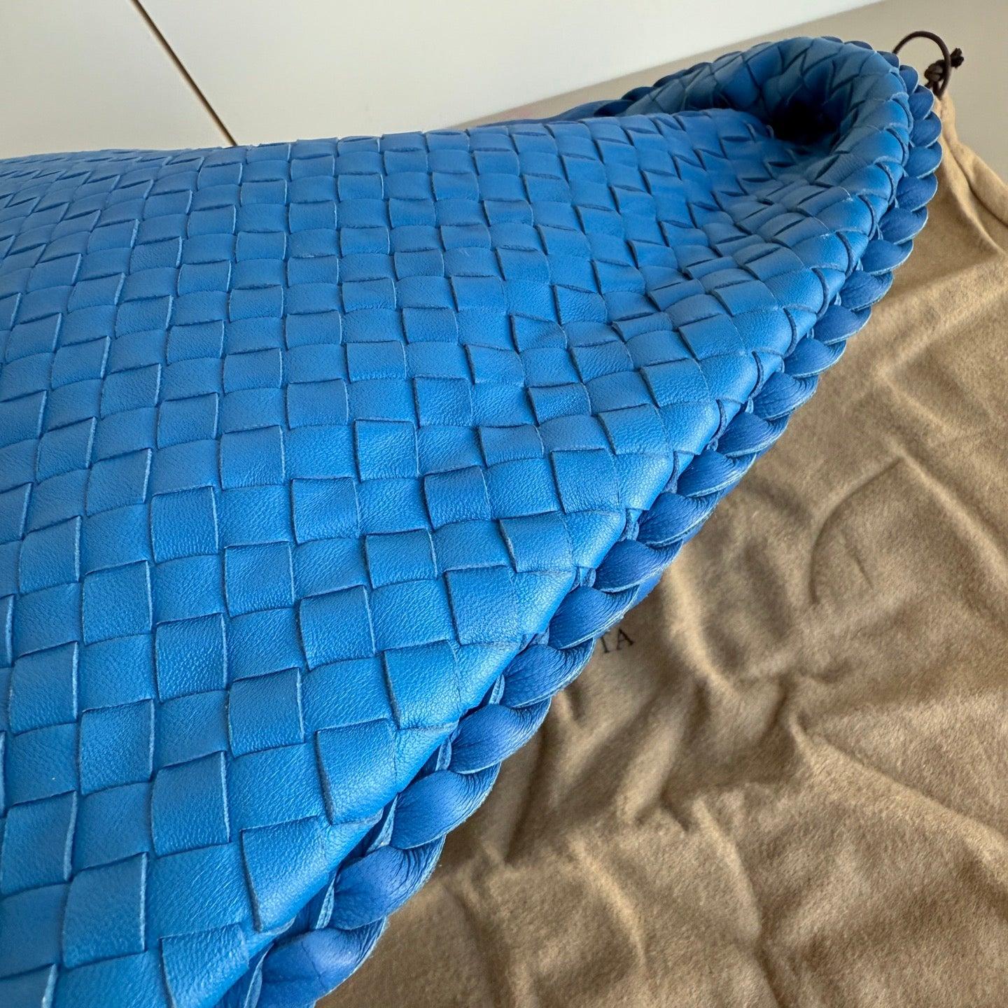 Bottega Veneta Veneta Hobo Medium Royal Blue Intrecciato Leather Bag 47cm 5