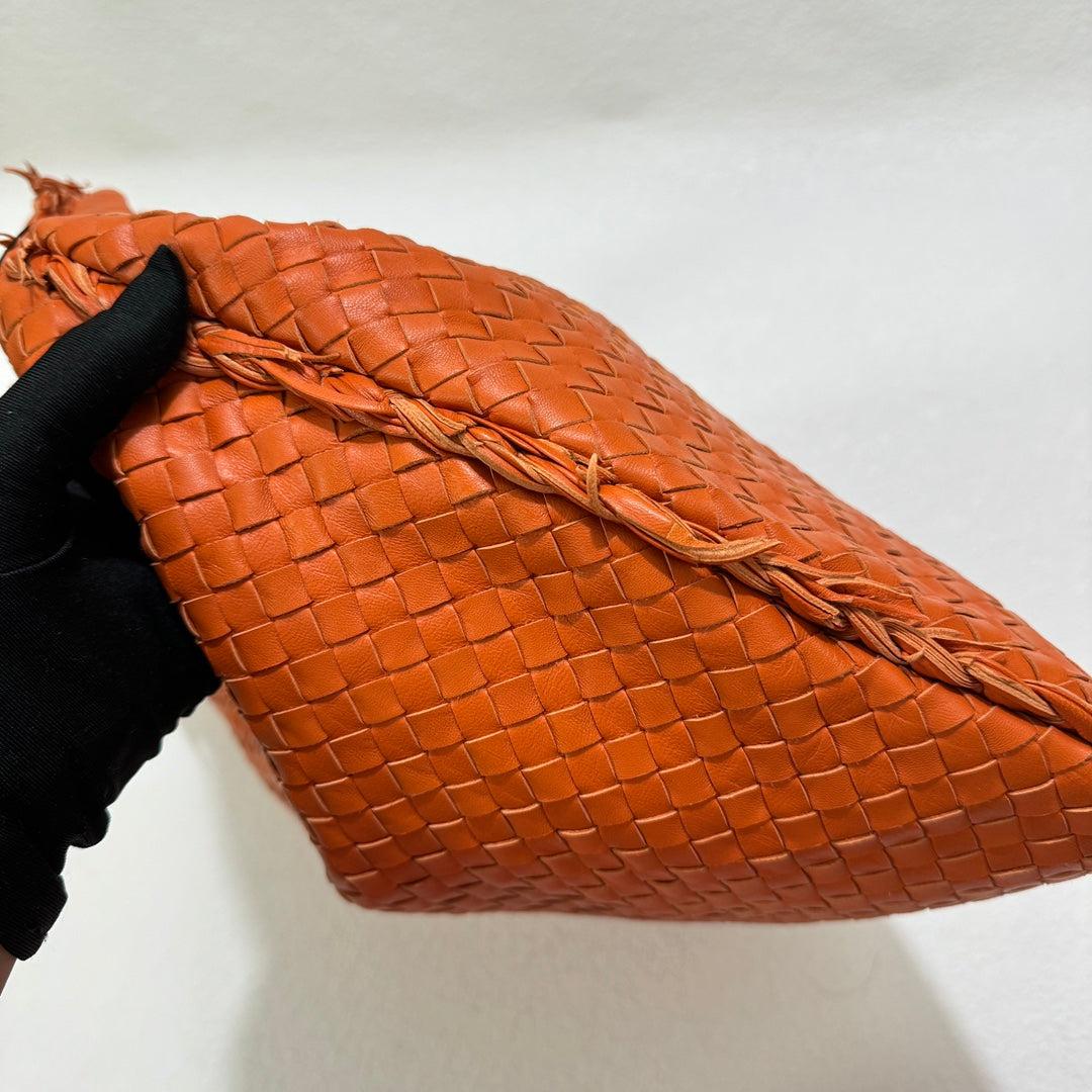 Bottega Veneta Veneta Hobo Medium with Fringe Edges Intrecciato Leather Bag 47cm In Excellent Condition In AUBERVILLIERS, FR