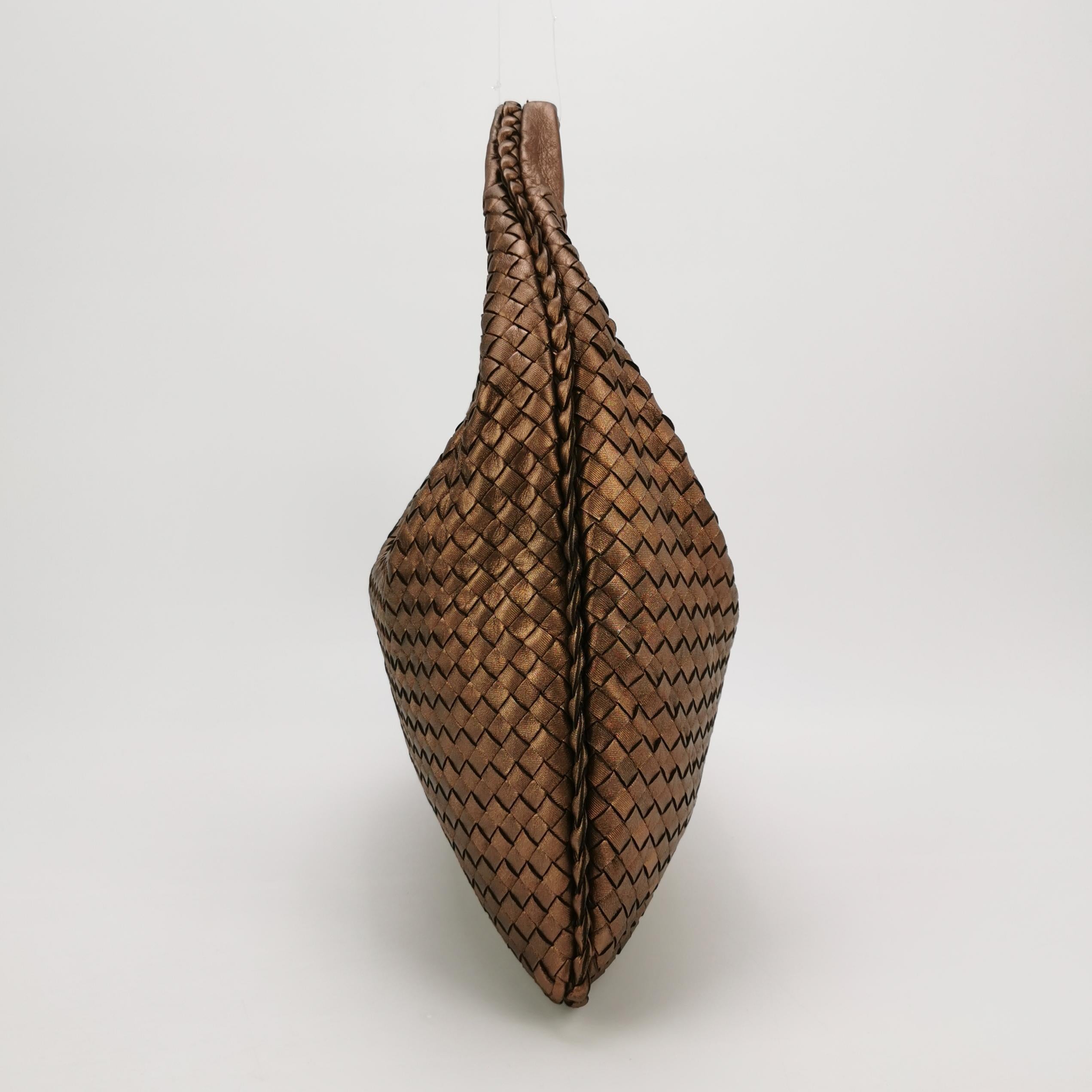 Bottega Veneta Veneta Hobo Metallic Copper Leather Large 47cm im Angebot 2