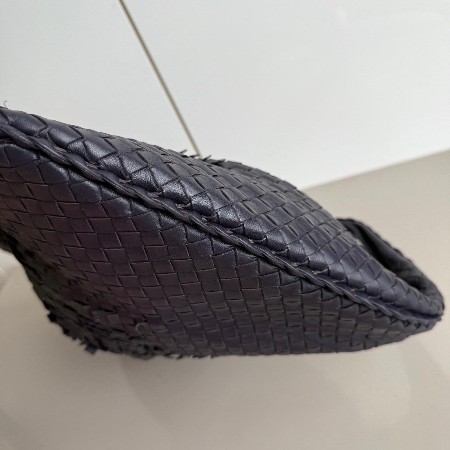 Bottega Veneta Veneta Hobo Midnight Blue Dark Navy Intrecciato Leather Bag 47cm 3