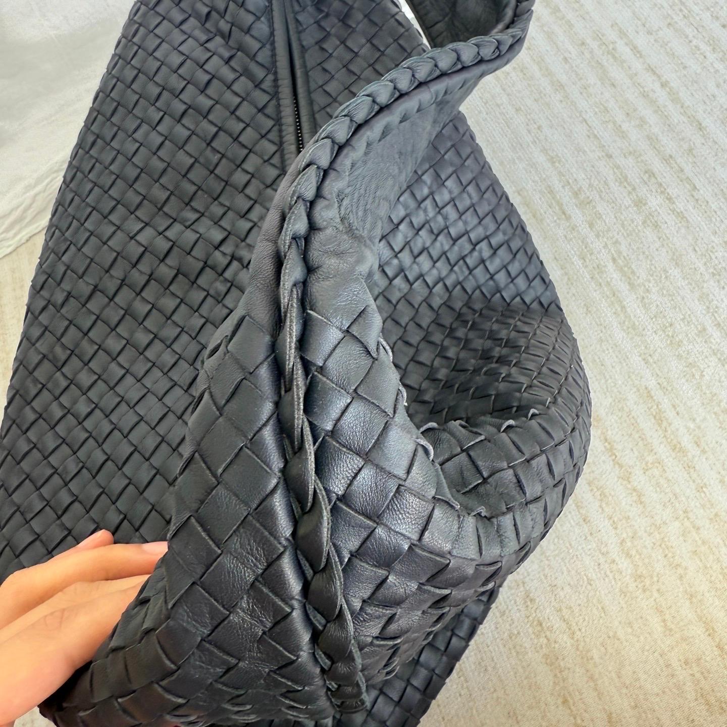 Bottega Veneta Veneta Hobo Midnight Navy Borsa in pelle Maxi 50cm in vendita 7