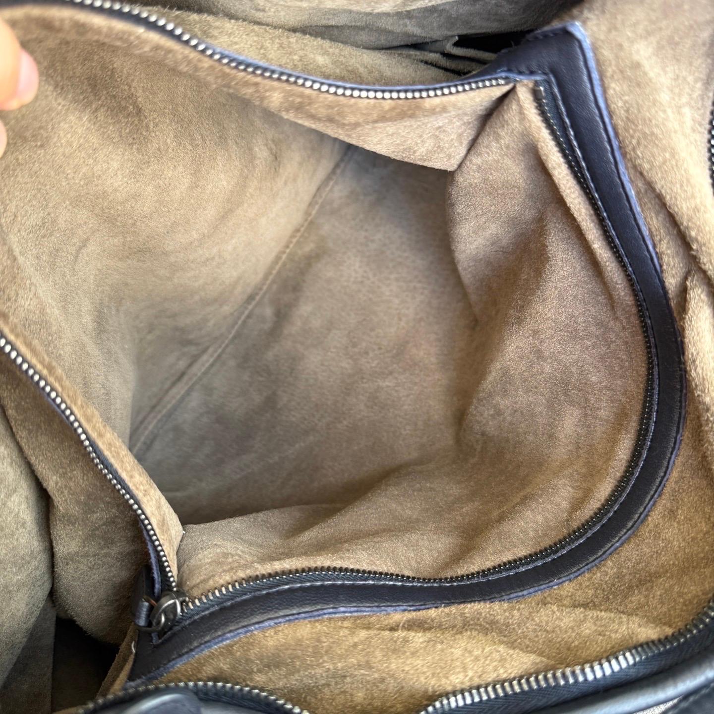 Bottega Veneta Veneta Hobo Midnight Navy Borsa in pelle Maxi 50cm in vendita 10