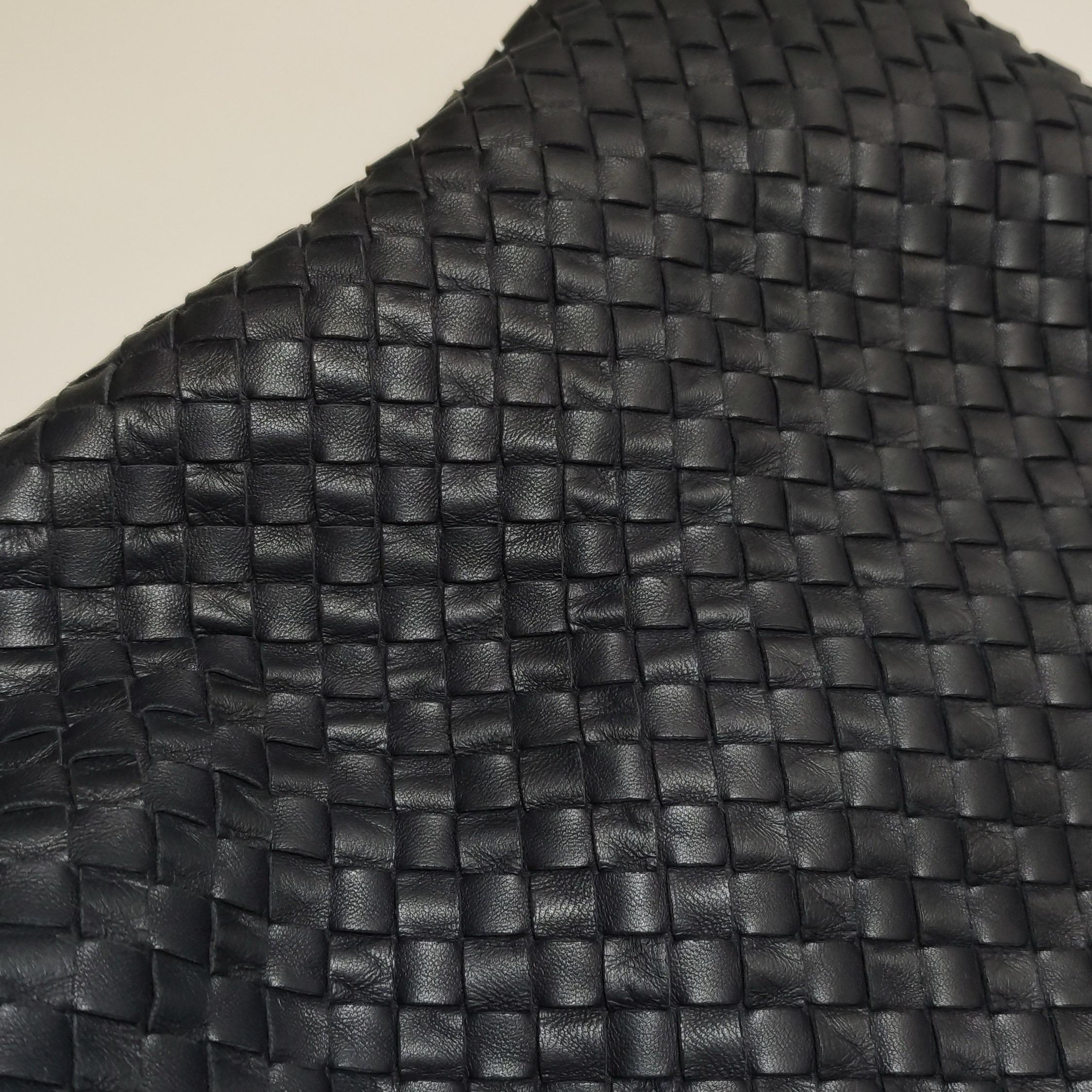 Bottega Veneta Veneta Hobo Midnight Navy Borsa in pelle Maxi 50cm in vendita 11