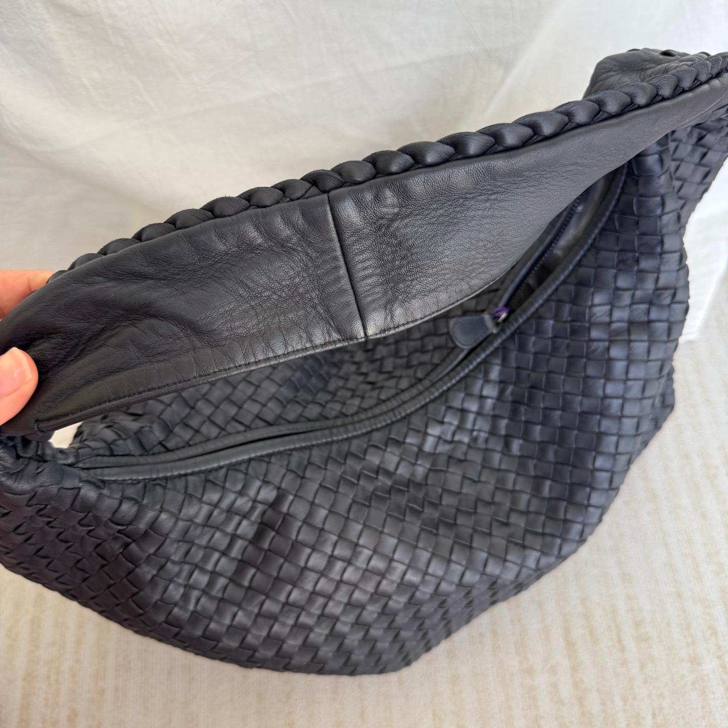 Nero Bottega Veneta Veneta Hobo Midnight Navy Borsa in pelle Maxi 50cm in vendita