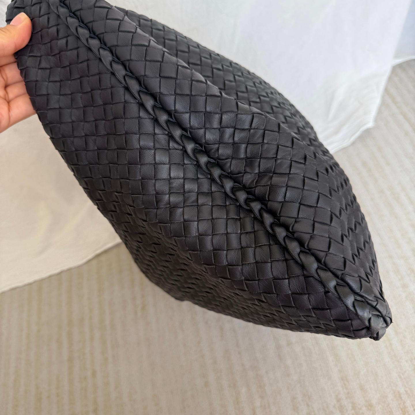 Bottega Veneta Veneta Hobo Midnight Navy Borsa in pelle Maxi 50cm in vendita 4
