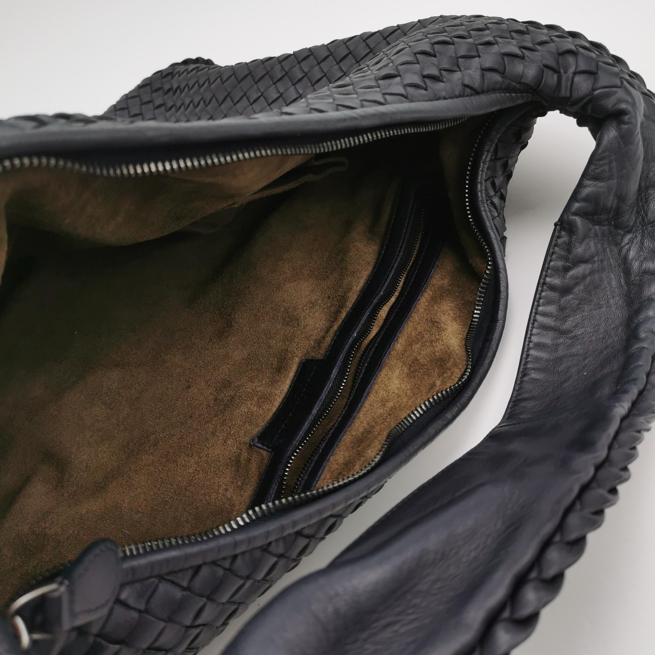 Bottega Veneta Veneta Hobo Midnight Navy Borsa in pelle Maxi 50cm in vendita 4