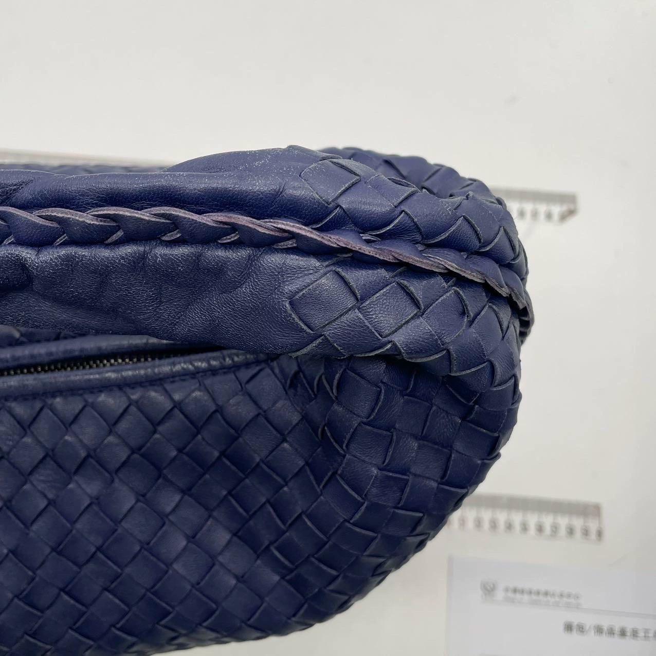 Bottega Veneta Hobo Navy in pelle Maxi 50cm in vendita 7