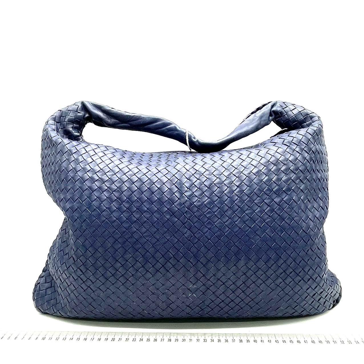 Bottega Veneta Hobo Navy in pelle Maxi 50cm In condizioni buone in vendita a AUBERVILLIERS, FR