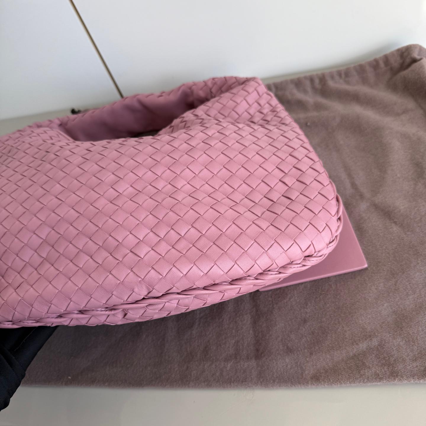 Bottega Veneta Veneta Hobo Small Mauve Pink Intrecciato Leather Bag 40cm For Sale 1