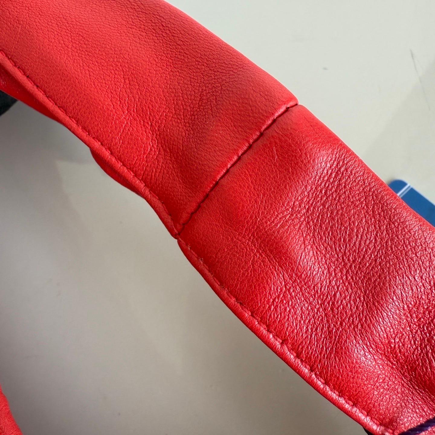 Bottega Veneta Veneta Hobo Small Red 40cm Lambskin Leather For Sale 6