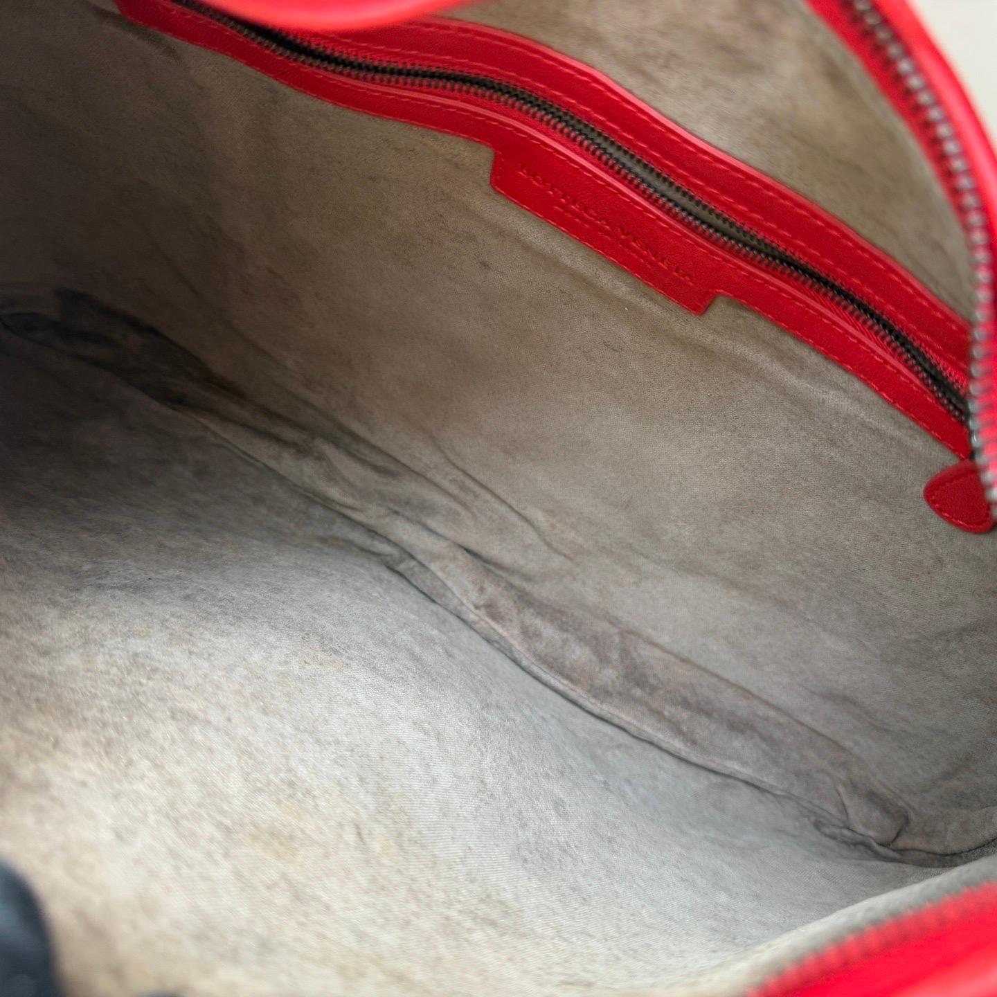 Bottega Veneta Veneta Hobo Small Red 40cm Lambskin Leather For Sale 7