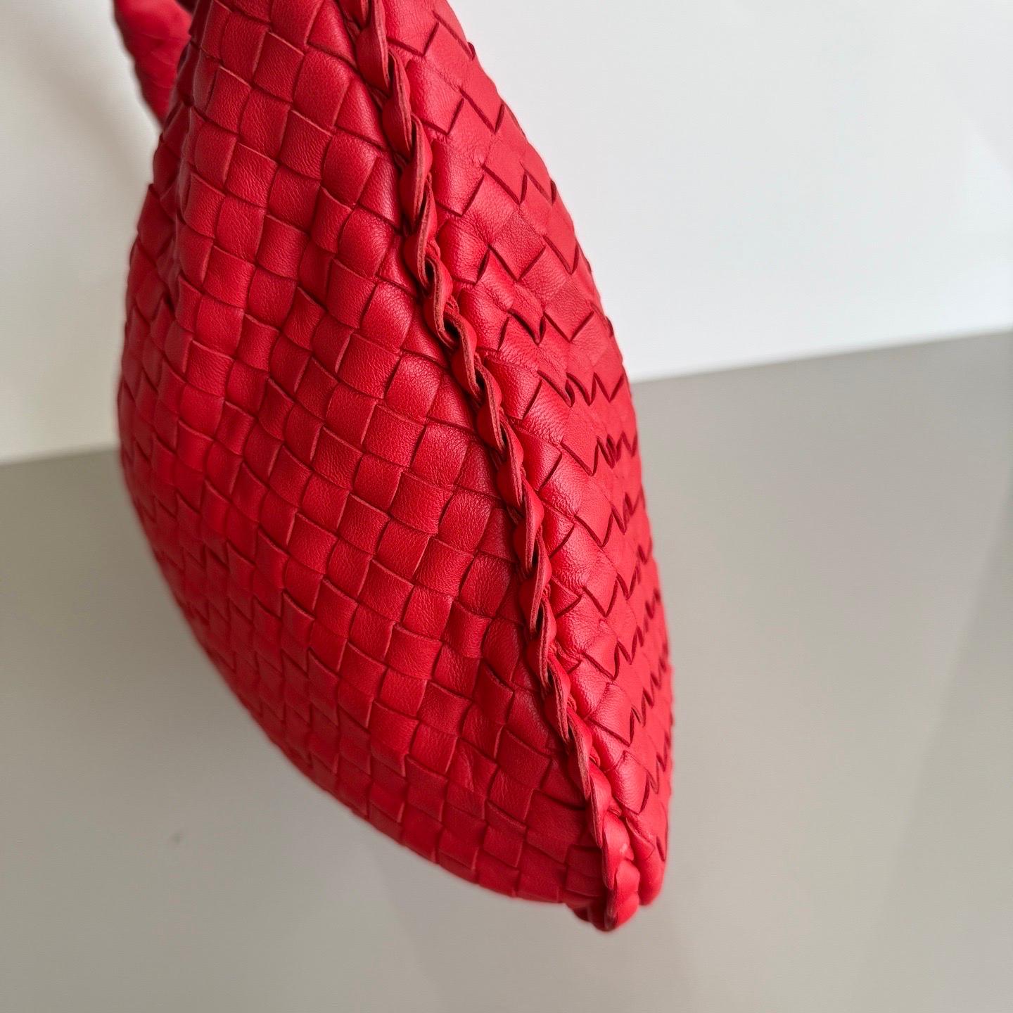 Bottega Veneta Veneta Hobo Small Red 40cm Lambskin Leather For Sale 2