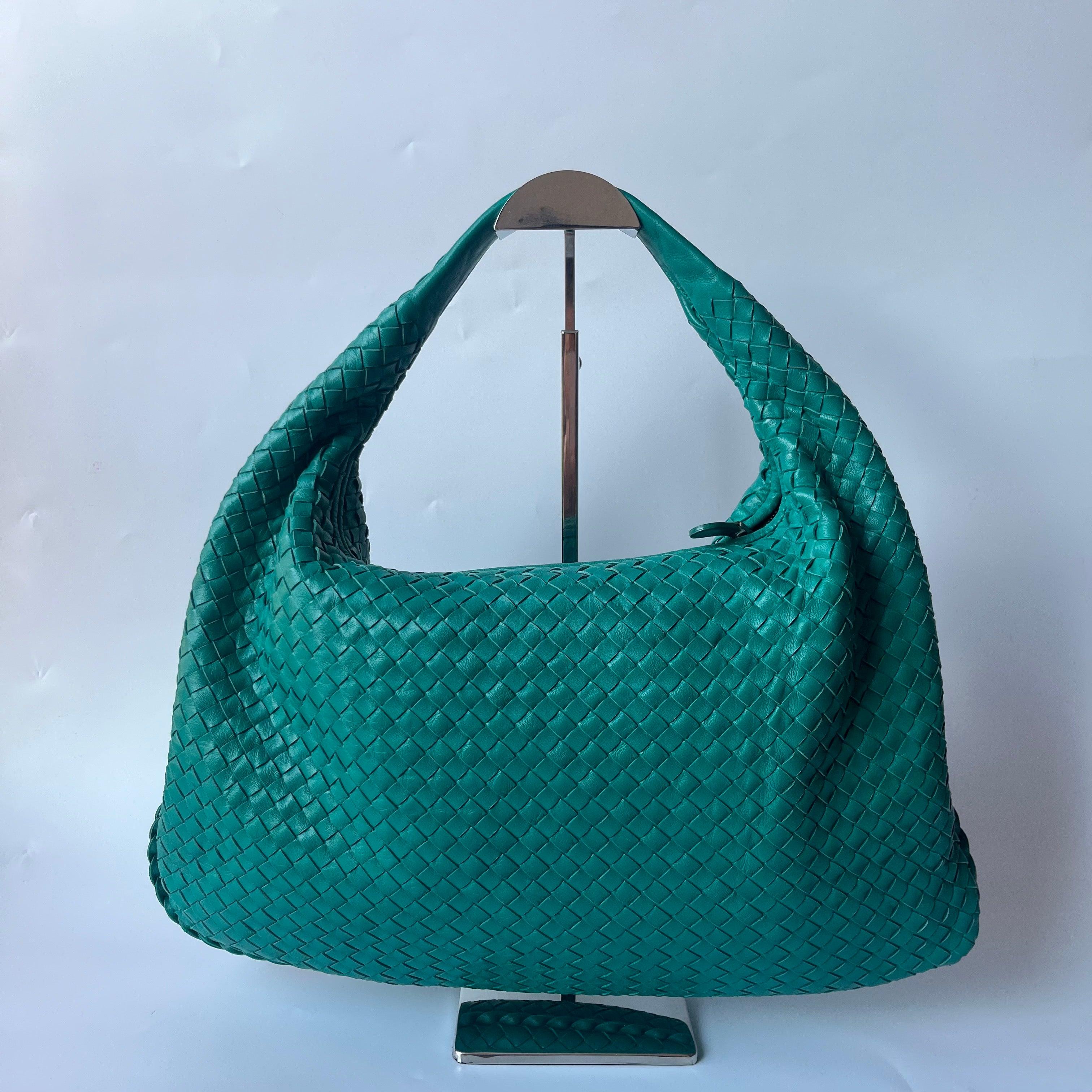 Bottega Veneta Veneta Hobo Teal Green 45cm Lambskin Leather In Good Condition For Sale In AUBERVILLIERS, FR